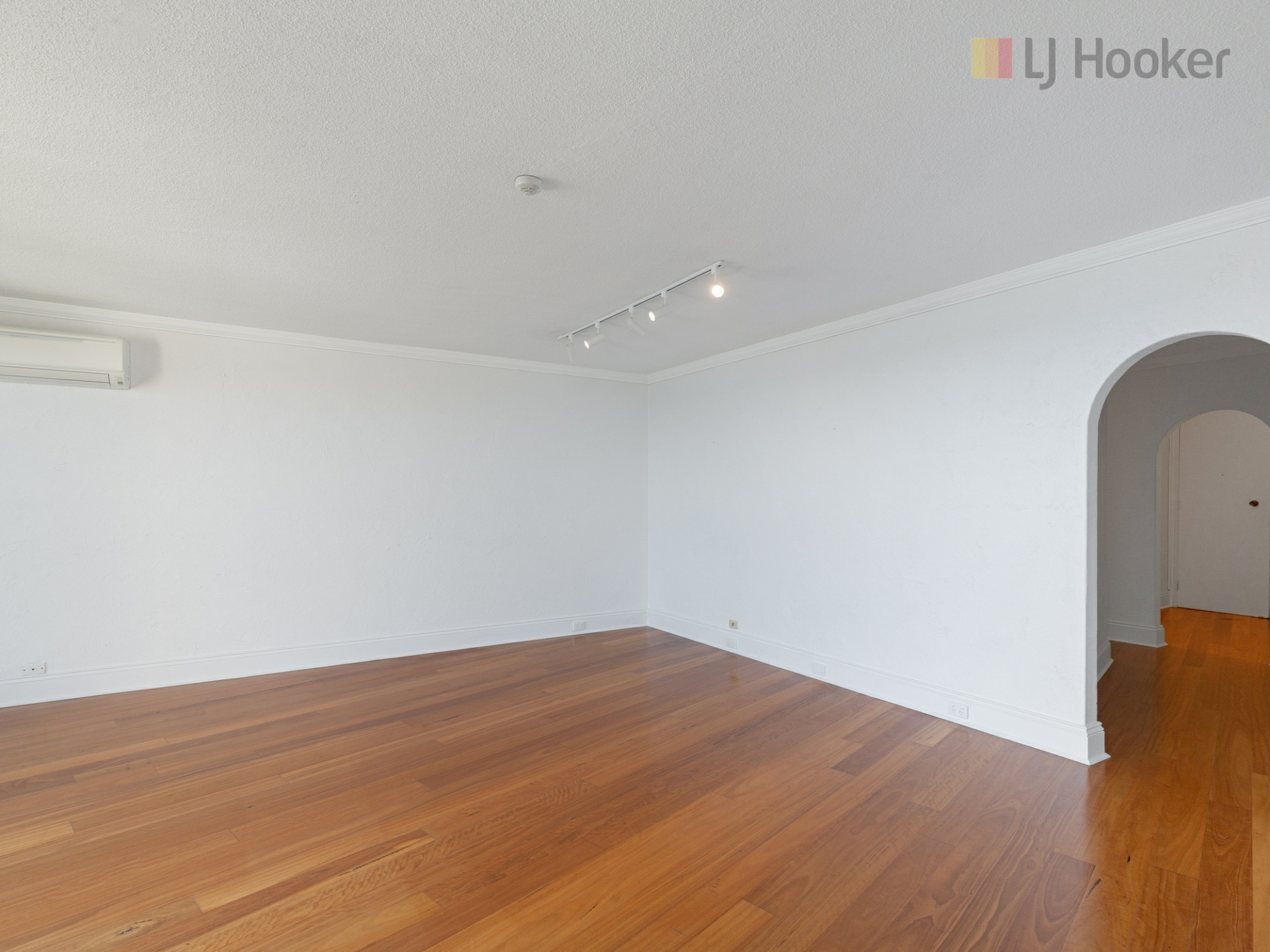 92/13 South Esplanade, GLENELG