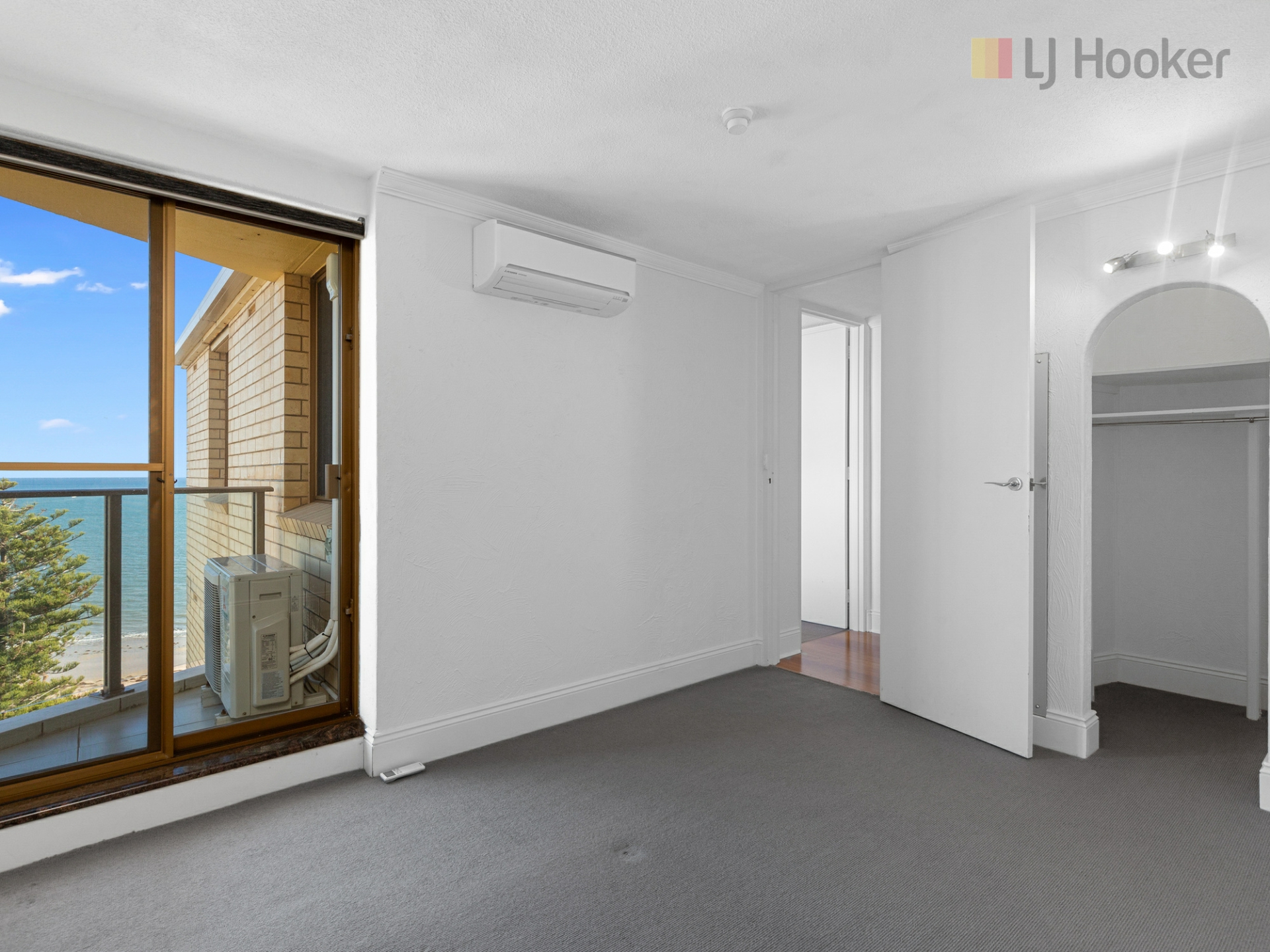 92/13 South Esplanade, GLENELG