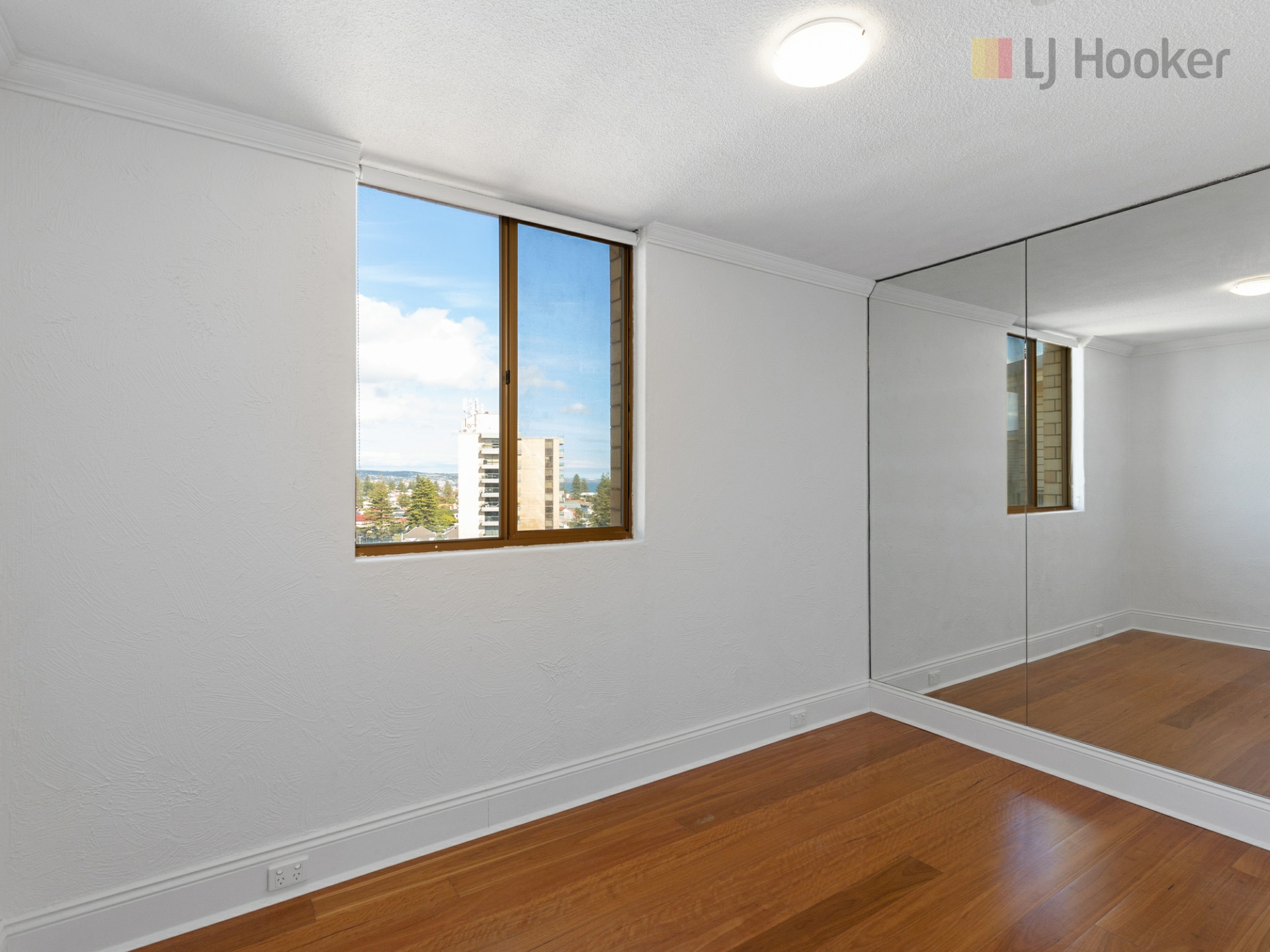 92/13 South Esplanade, GLENELG