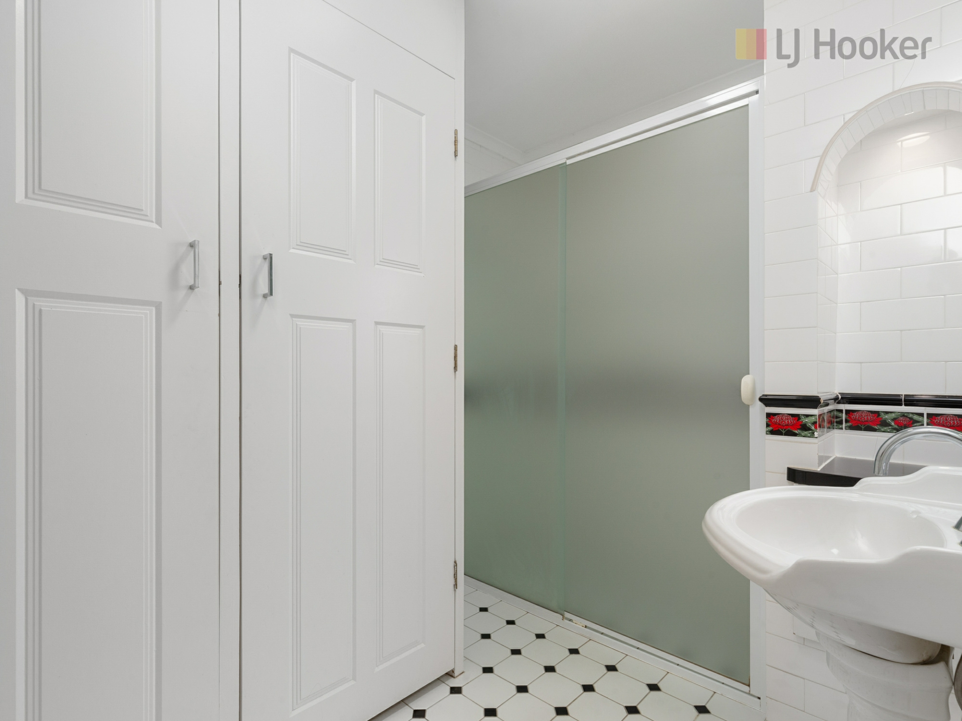 92/13 South Esplanade, GLENELG