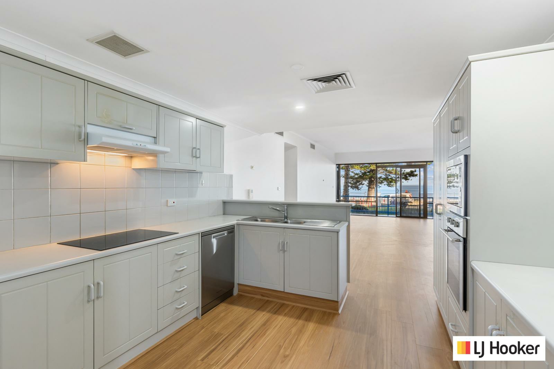 4/9-11 South Esplanade, GLENELG