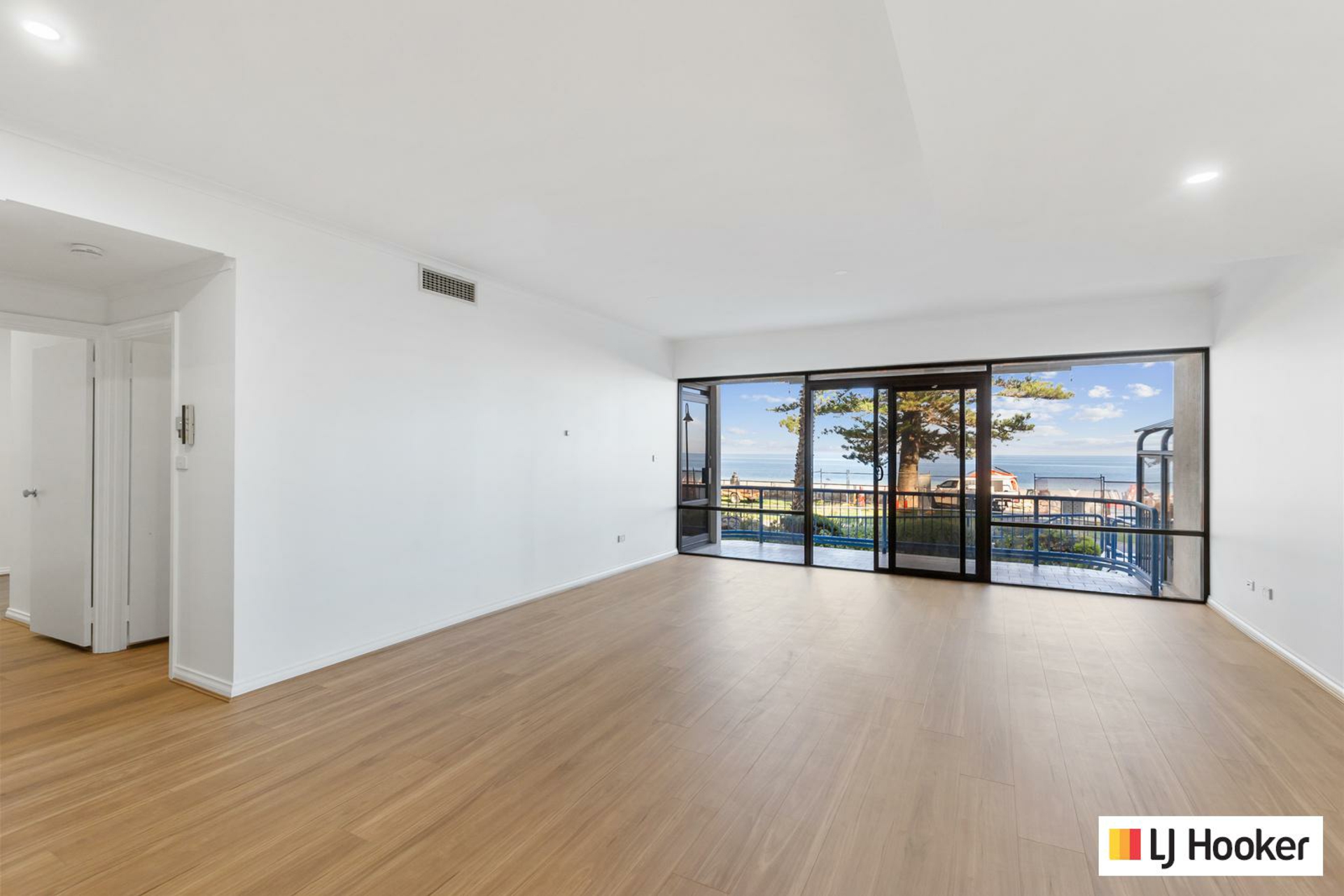 4/9-11 South Esplanade, GLENELG
