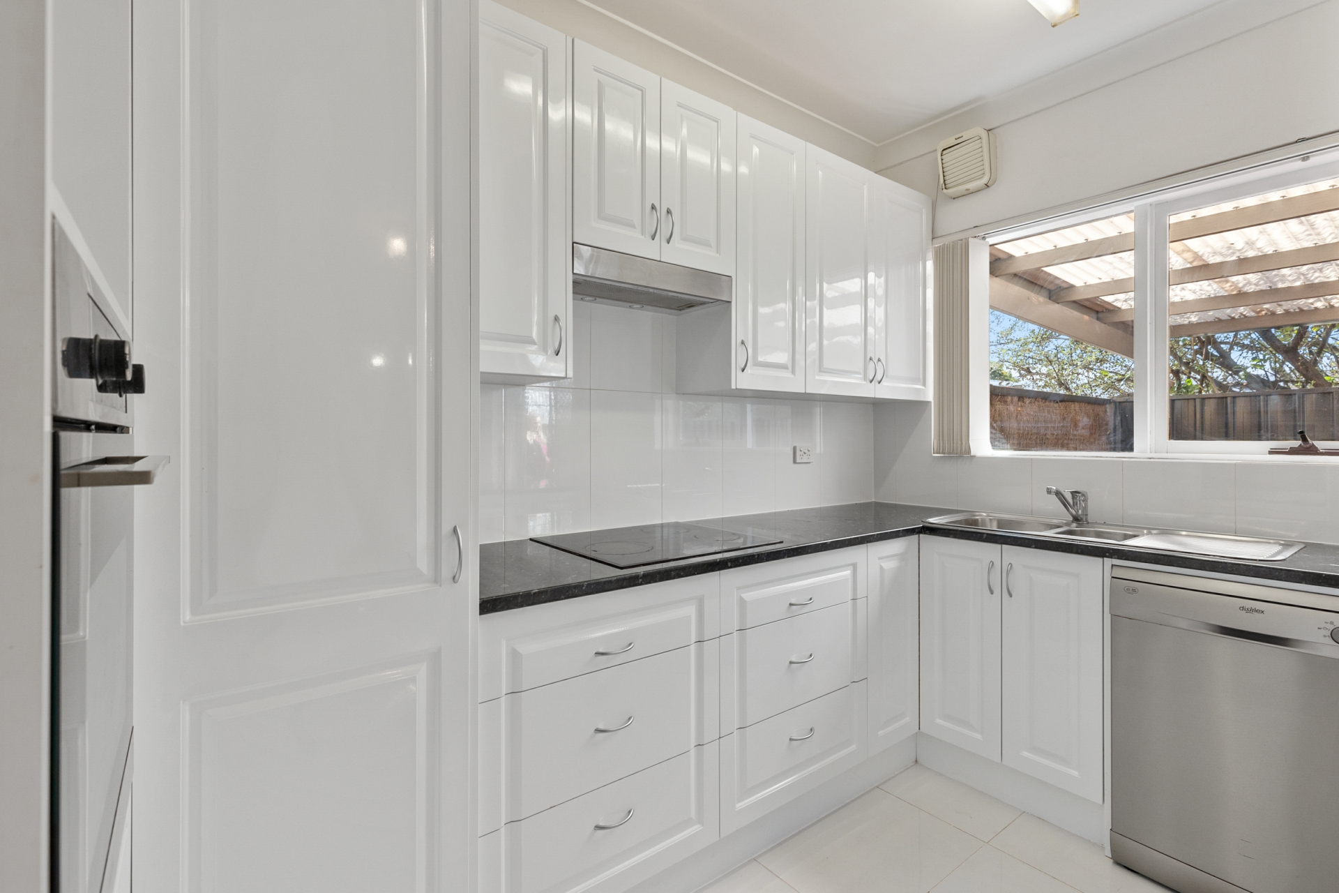 6/16 Moseley Street, GLENELG