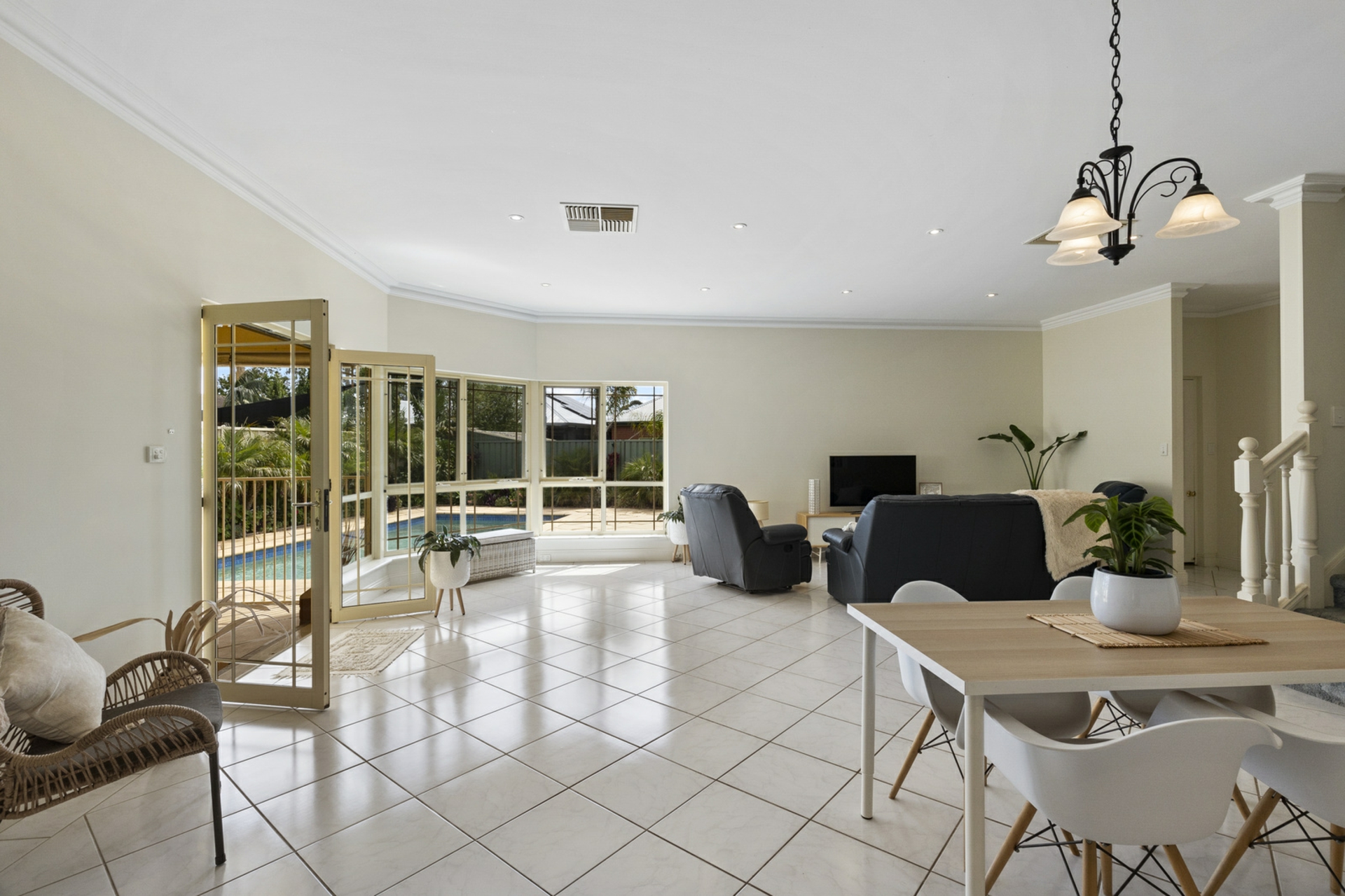 7 St Peters Close, GLENGOWRIE