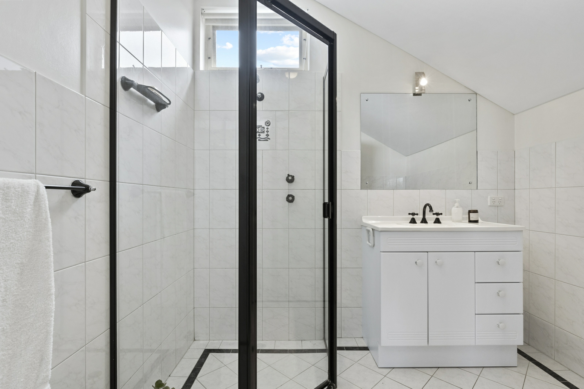 7 St Peters Close, GLENGOWRIE