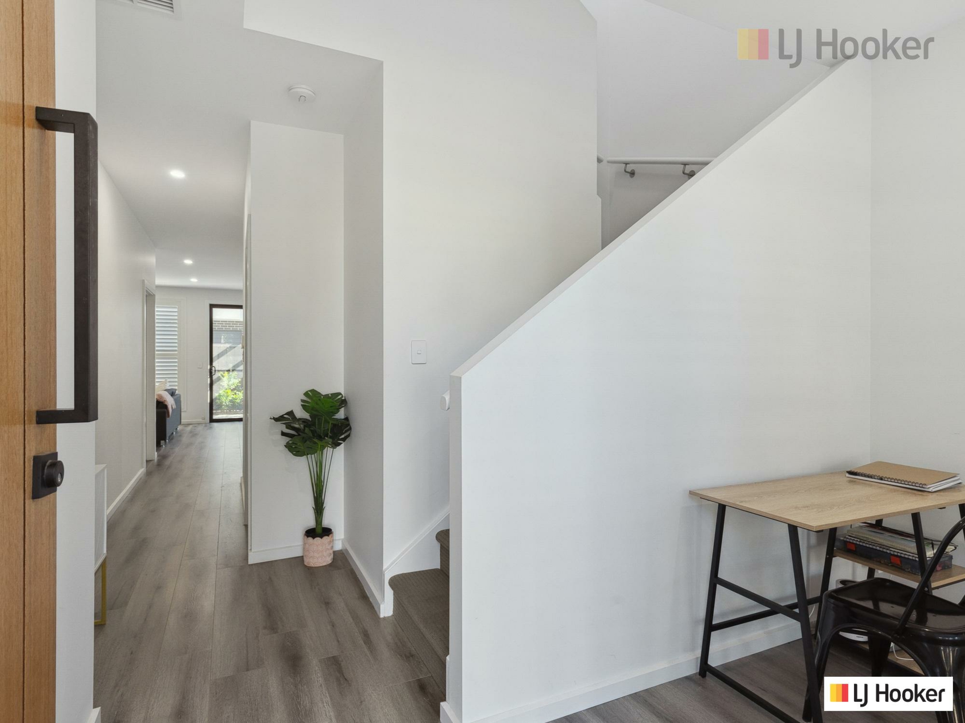 13A Kingston Avenue, SEACOMBE GARDENS