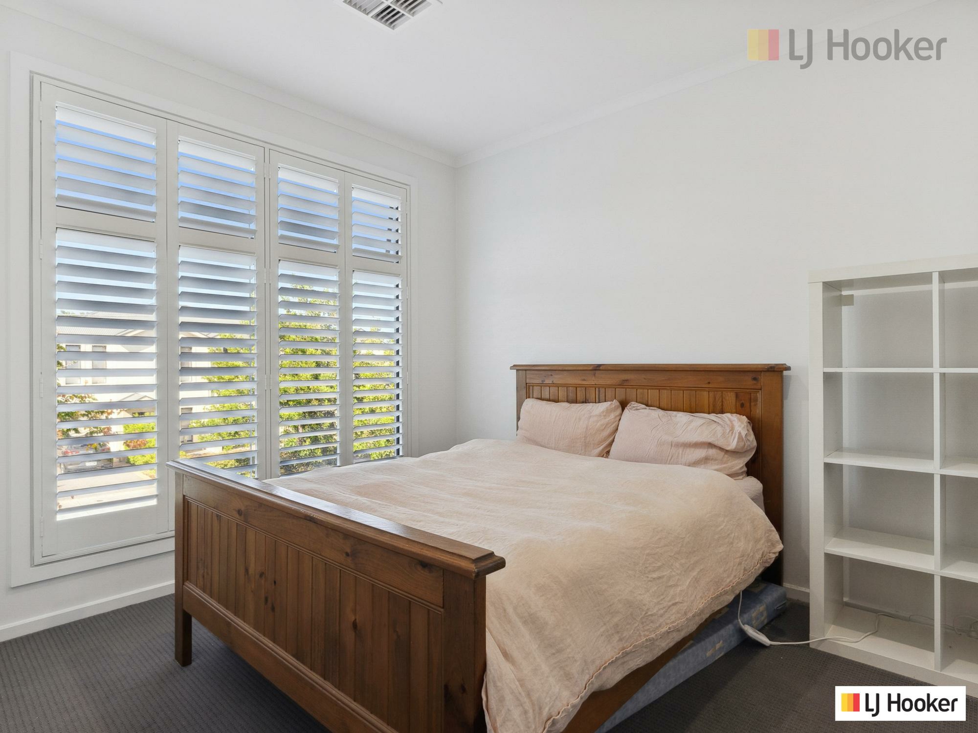 13A Kingston Avenue, SEACOMBE GARDENS