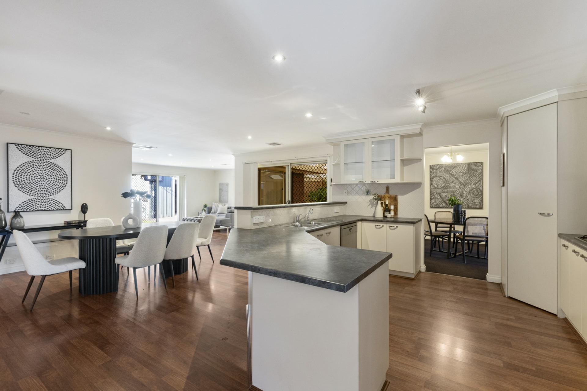 4 Stuart Court, HALLETT COVE