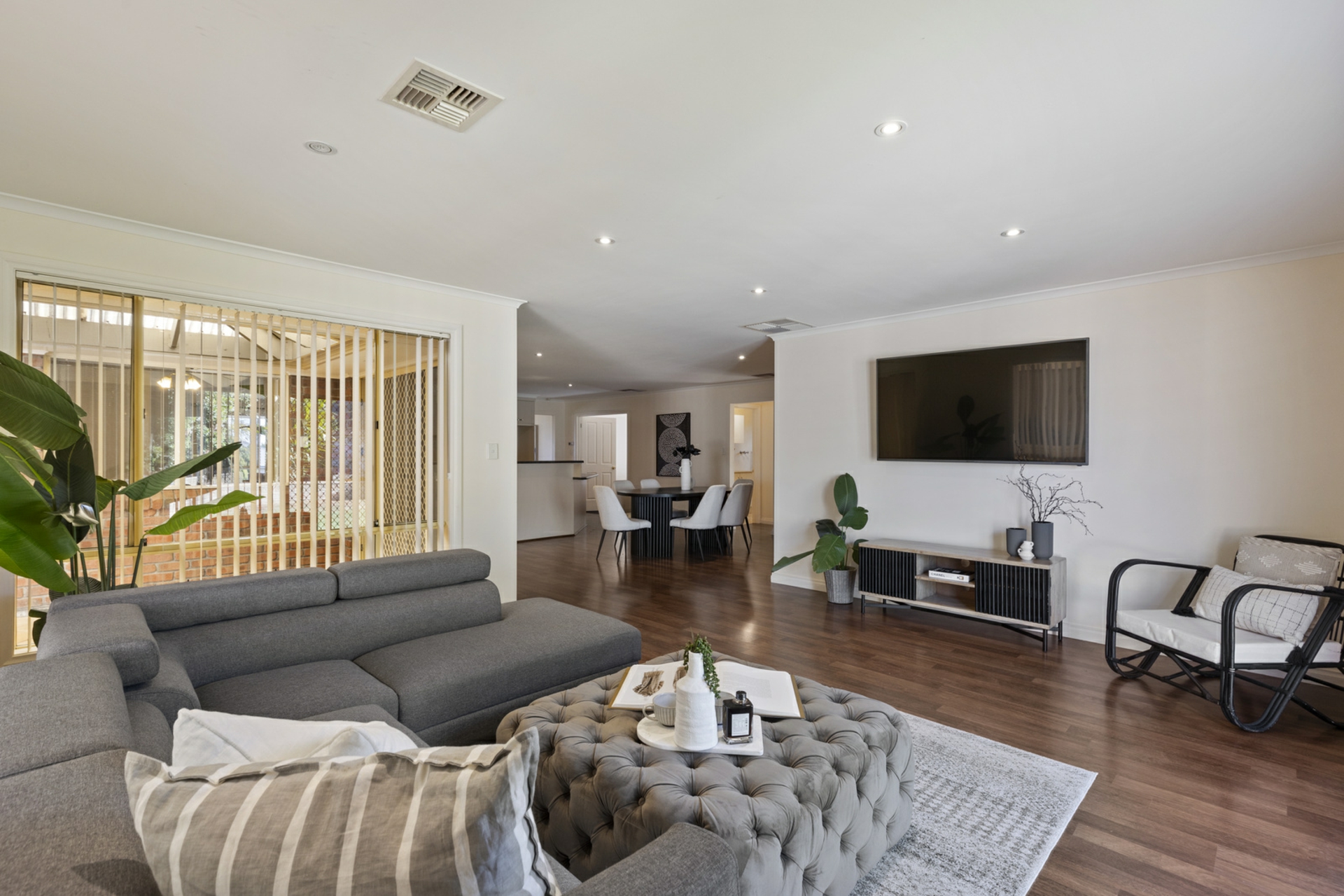 4 Stuart Court, HALLETT COVE