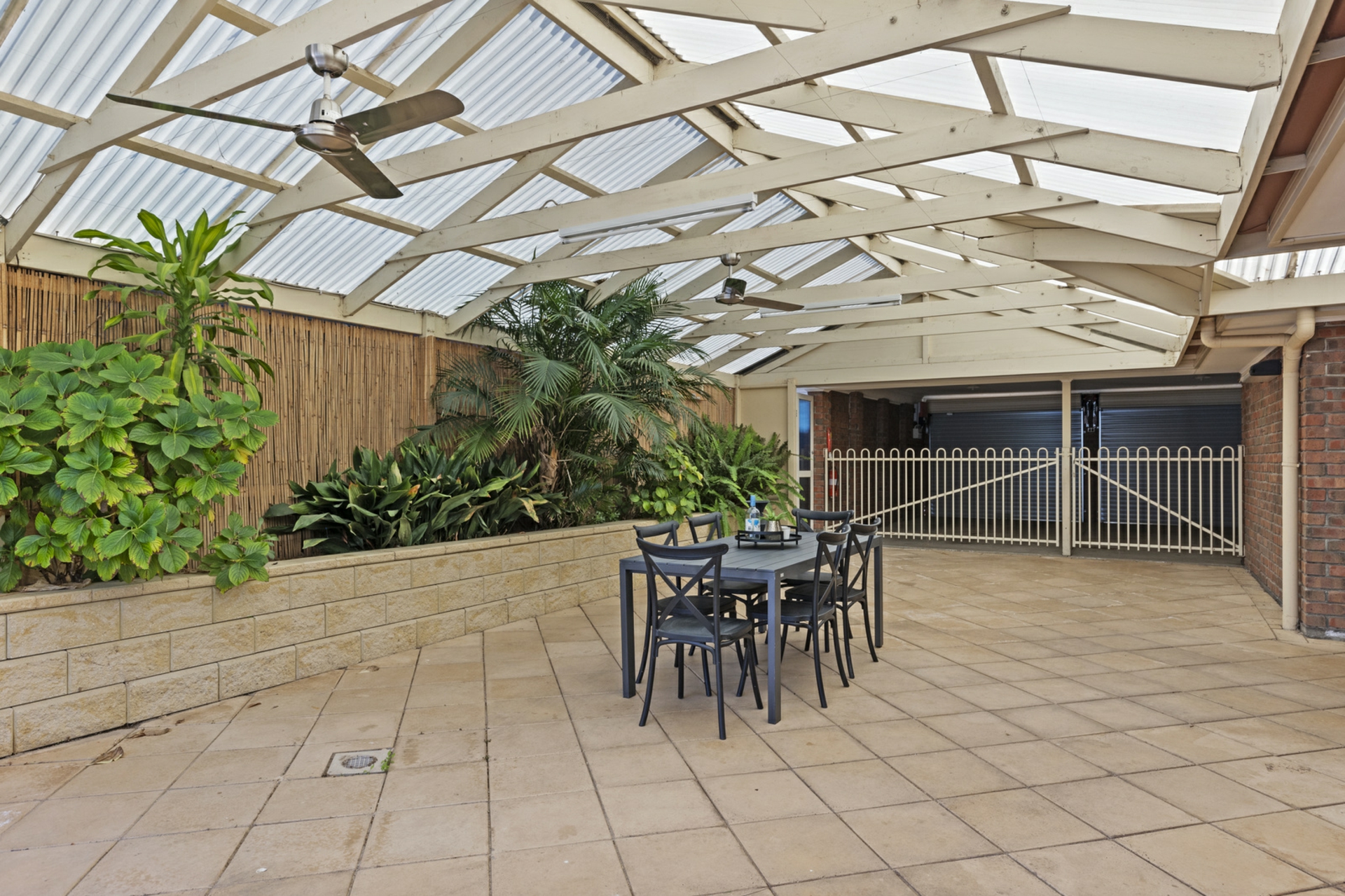 4 Stuart Court, HALLETT COVE