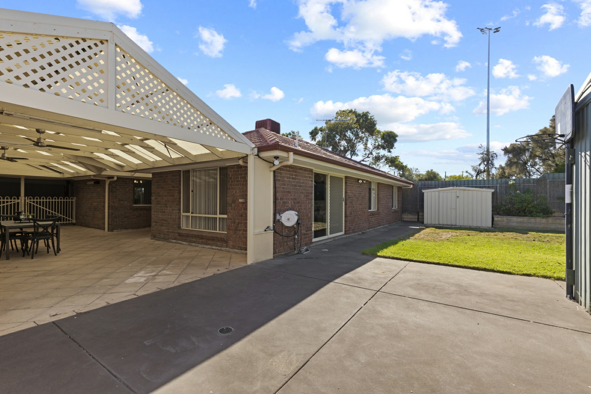 4 Stuart Court, HALLETT COVE