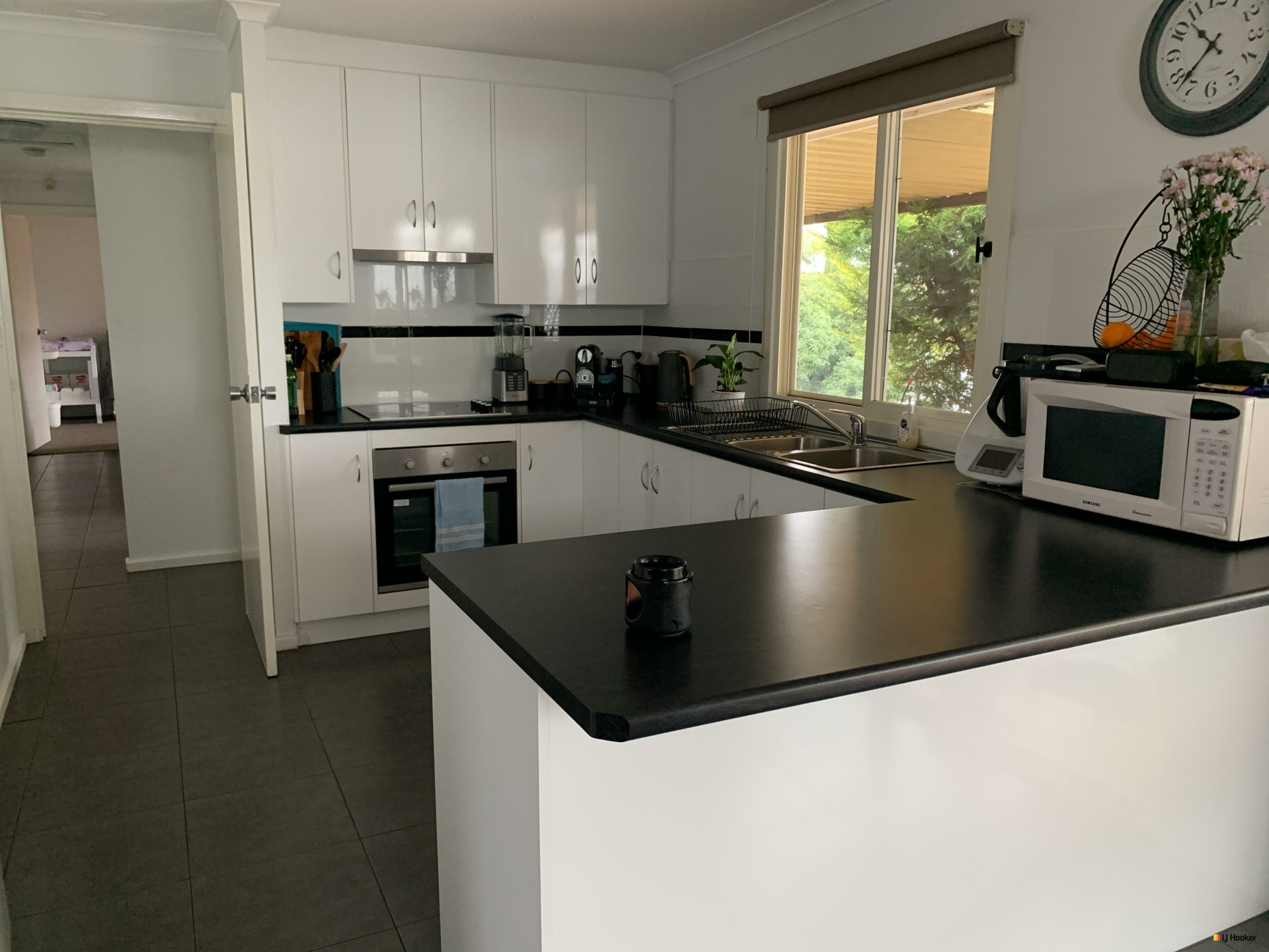 43 Westall Way — photo 4 of 13