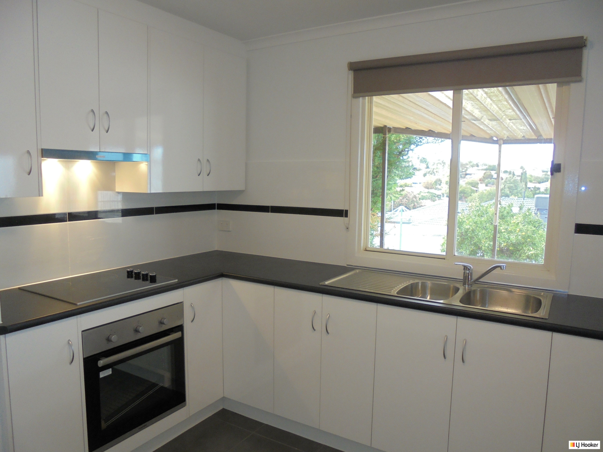 43 Westall Way — photo 5 of 13
