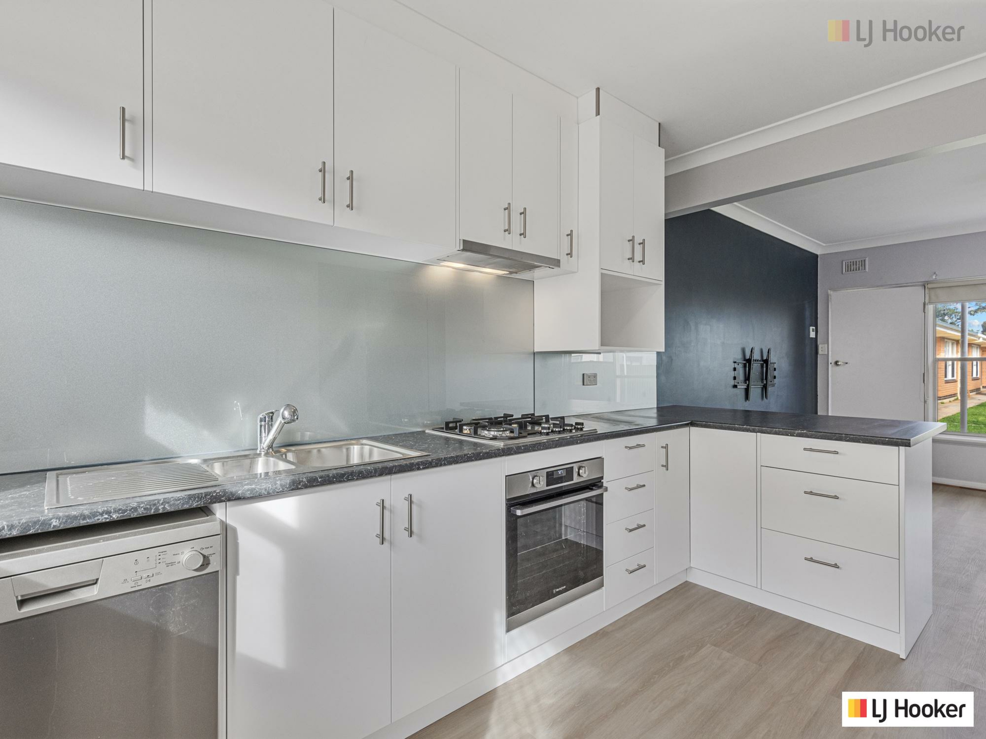 8/12 Crozier Terrace, OAKLANDS PARK