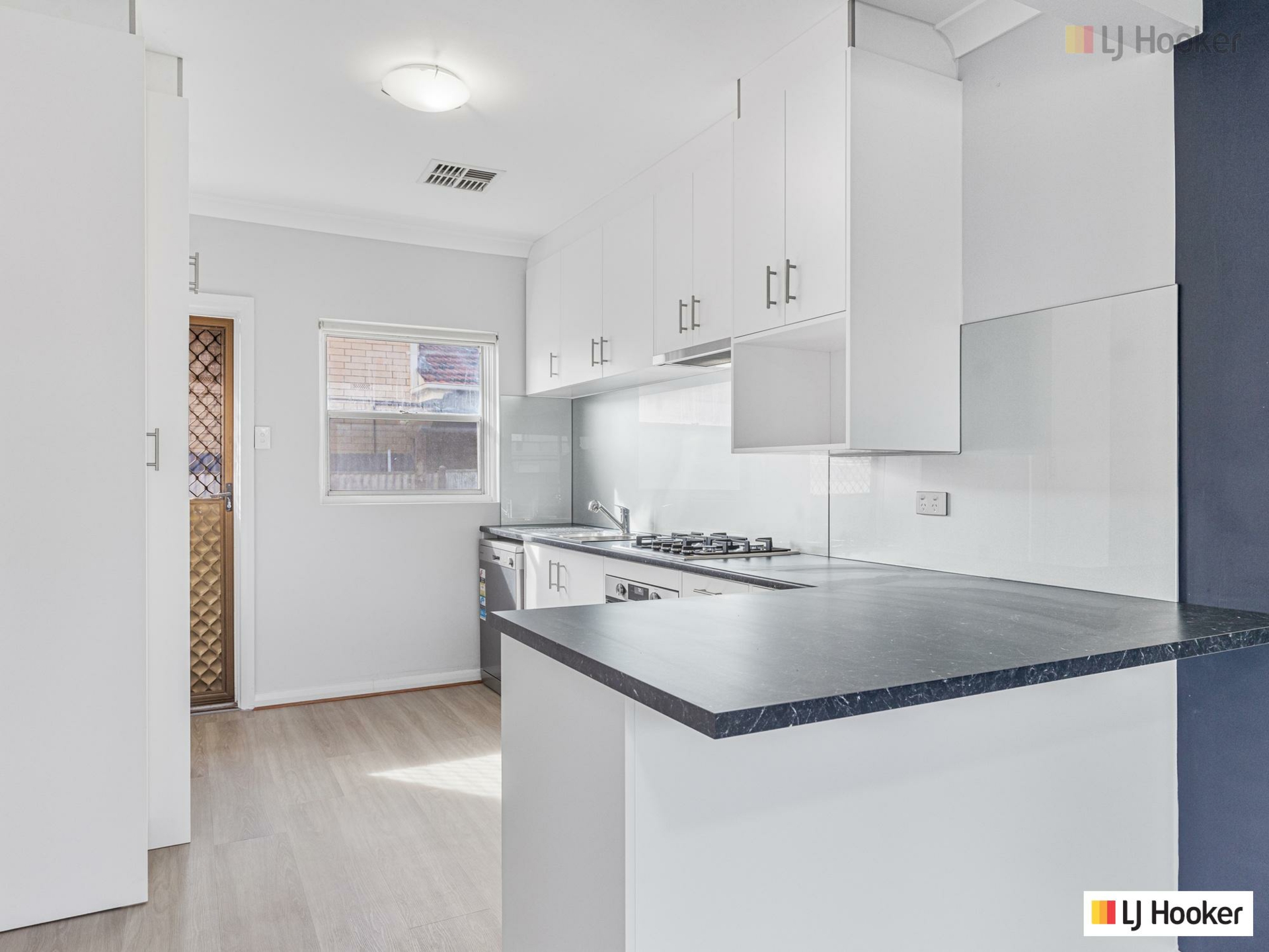 8/12 Crozier Terrace, OAKLANDS PARK