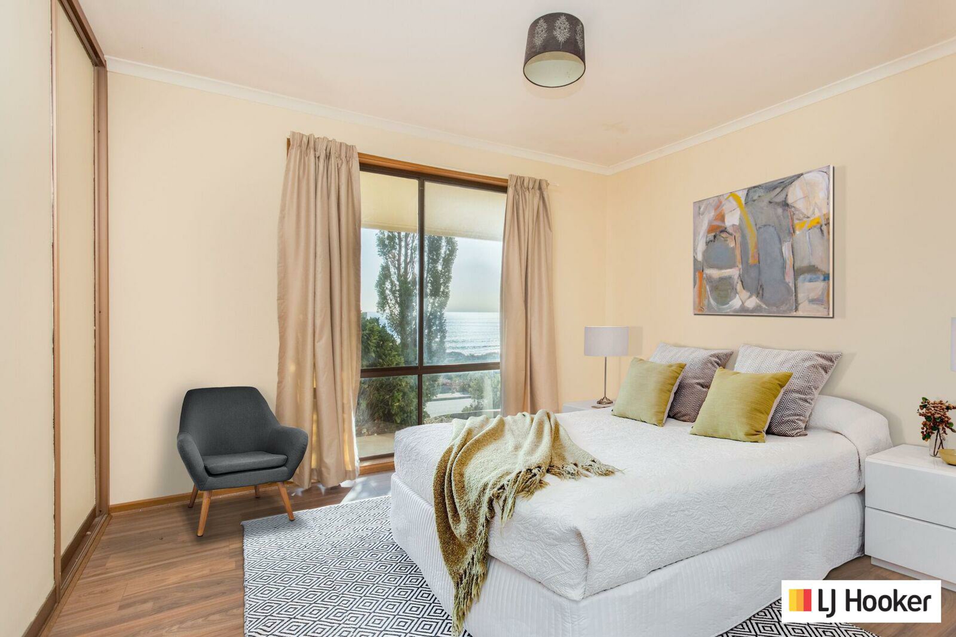 12 Columbia Crescent, HALLETT COVE