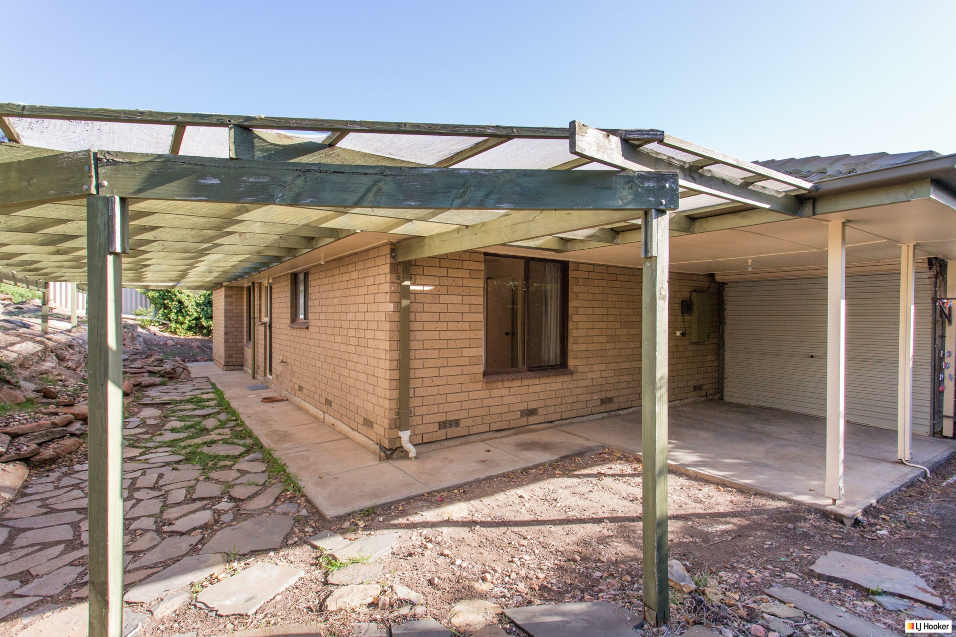 12 Columbia Crescent, HALLETT COVE