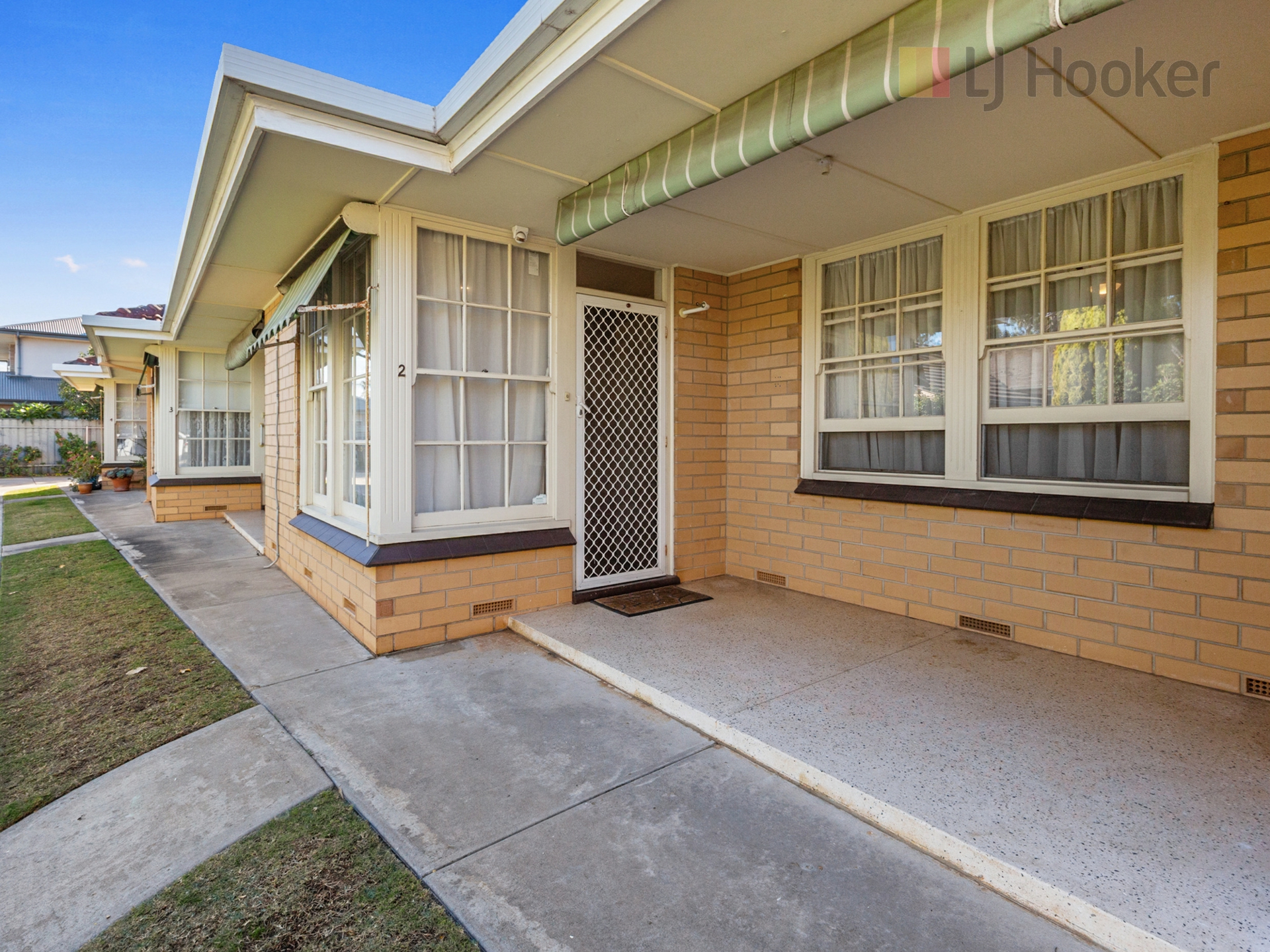 2/2 Strathmore Terrace, BRIGHTON