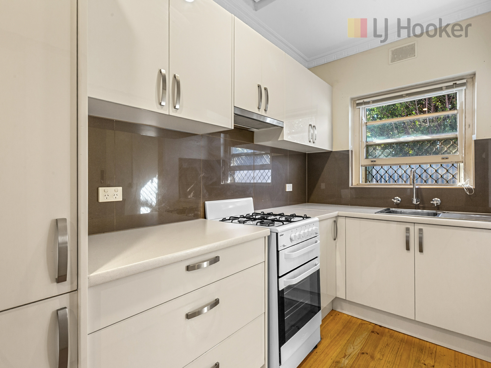 2/2 Strathmore Terrace, BRIGHTON
