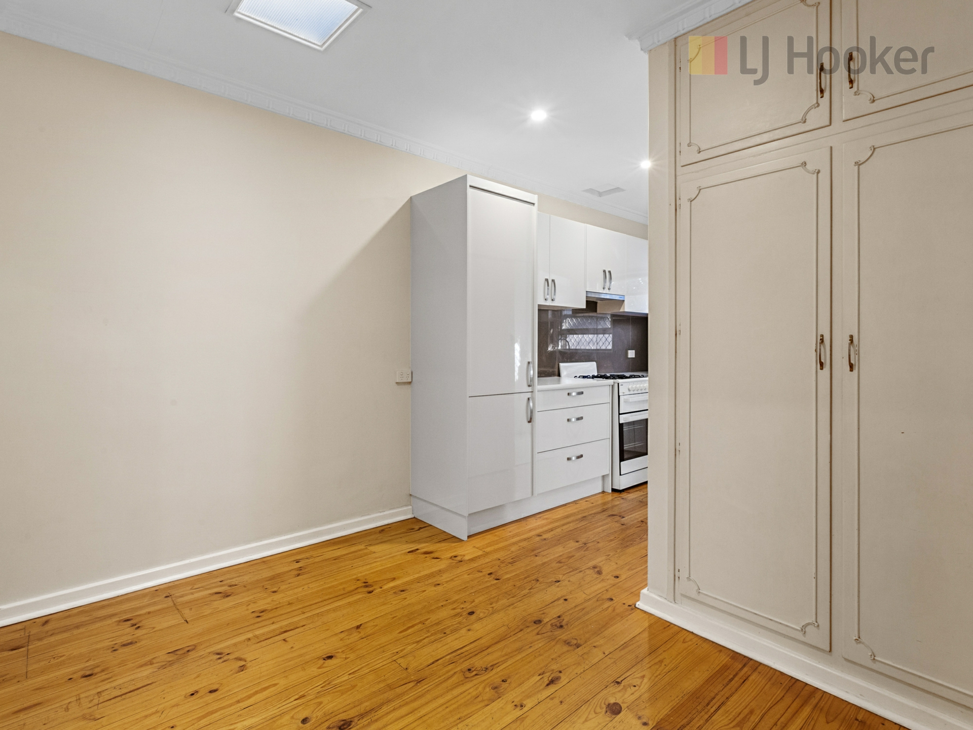 2/2 Strathmore Terrace, BRIGHTON