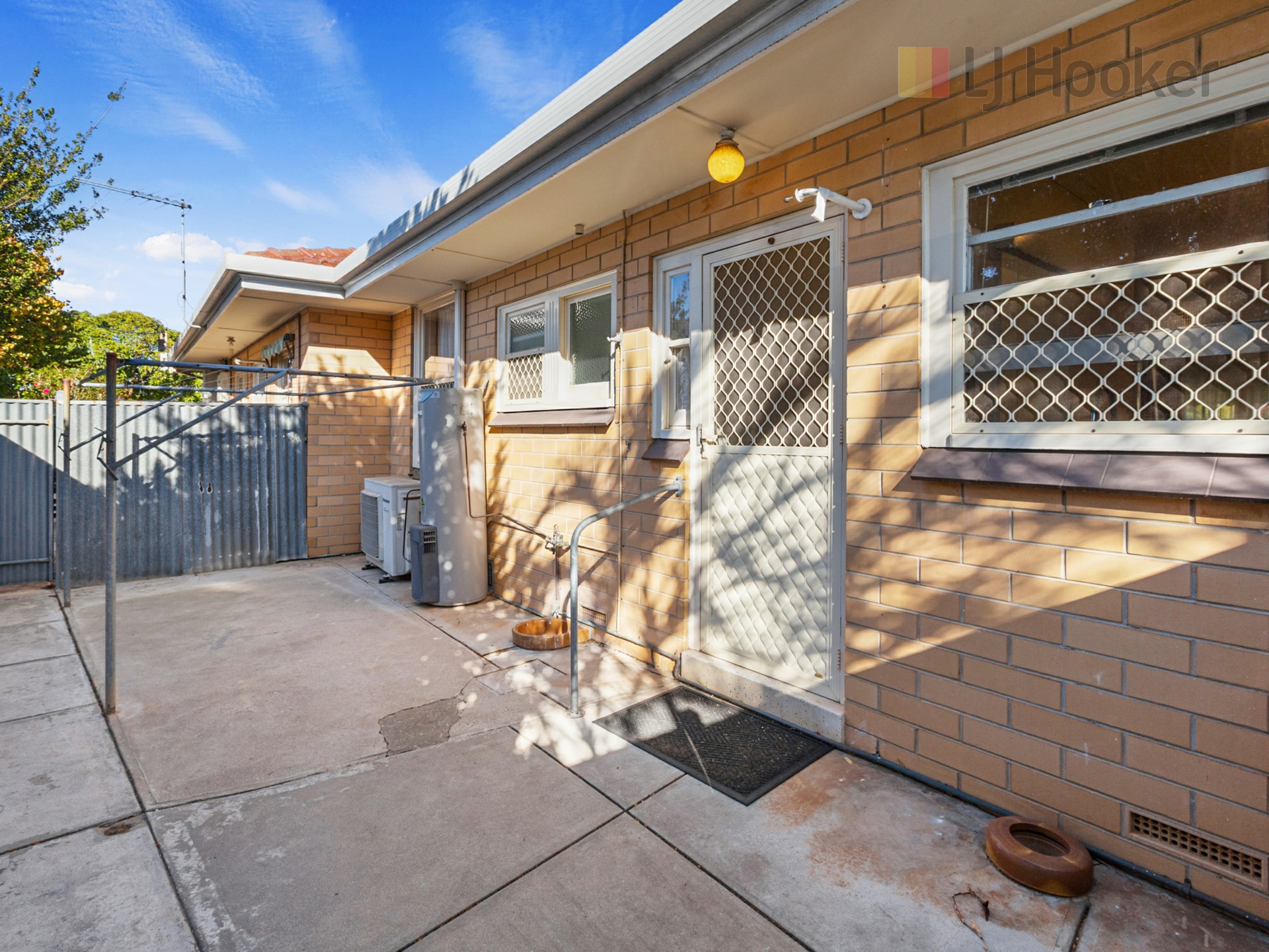 2/2 Strathmore Terrace, BRIGHTON
