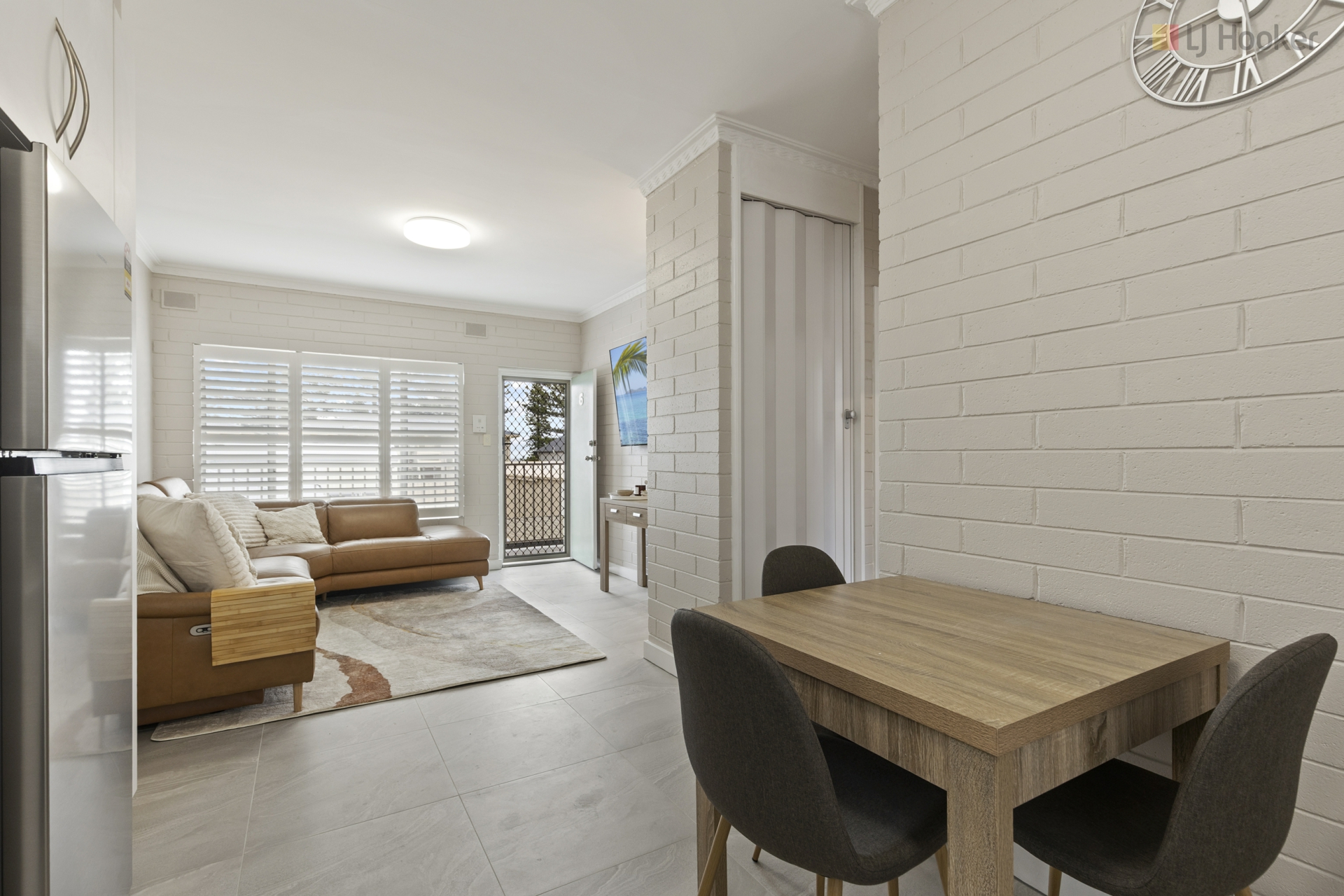 6/11 Alexander Street — photo 7 of 18