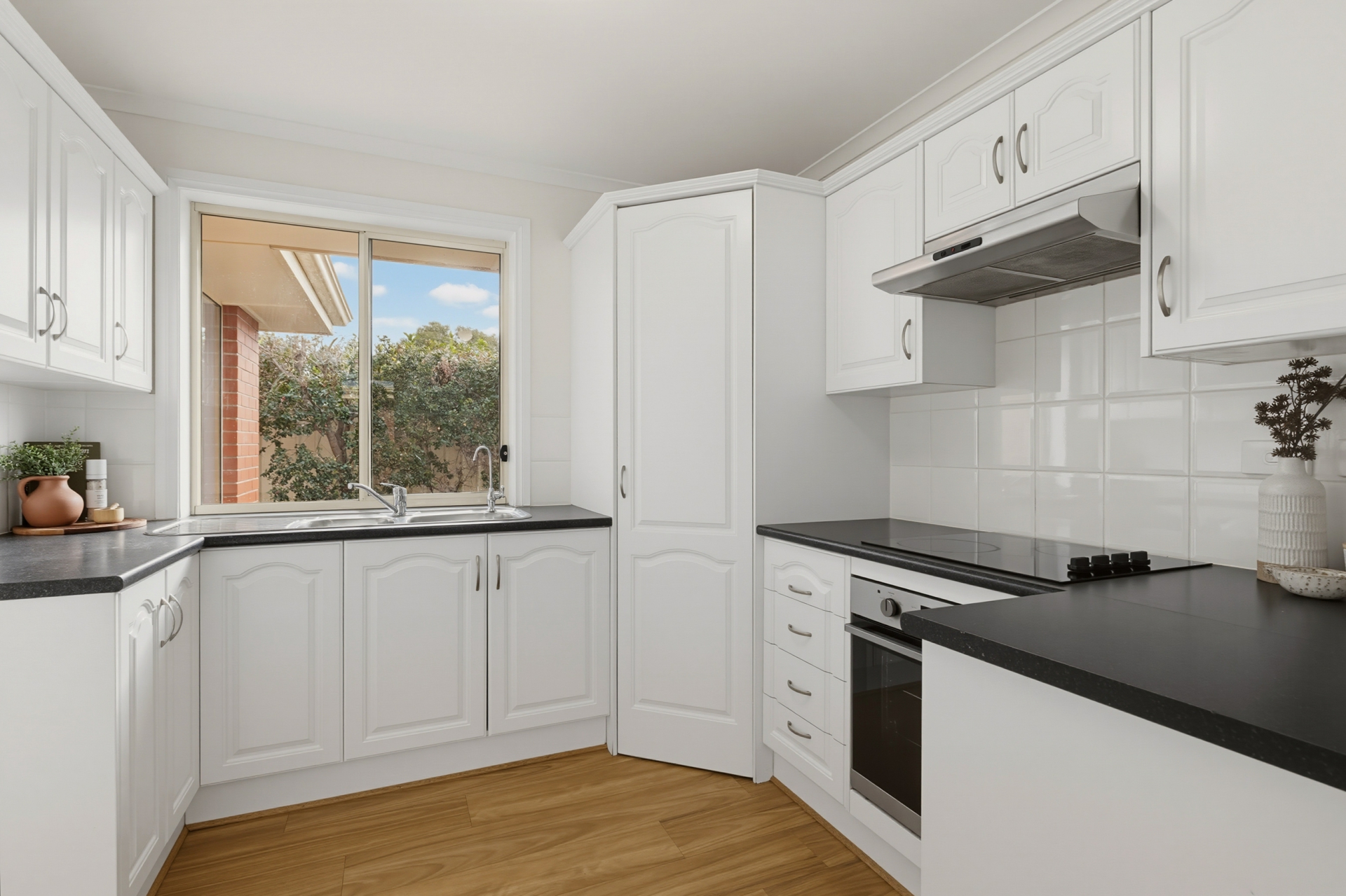 10B Finchley Street — photo 3 of 16