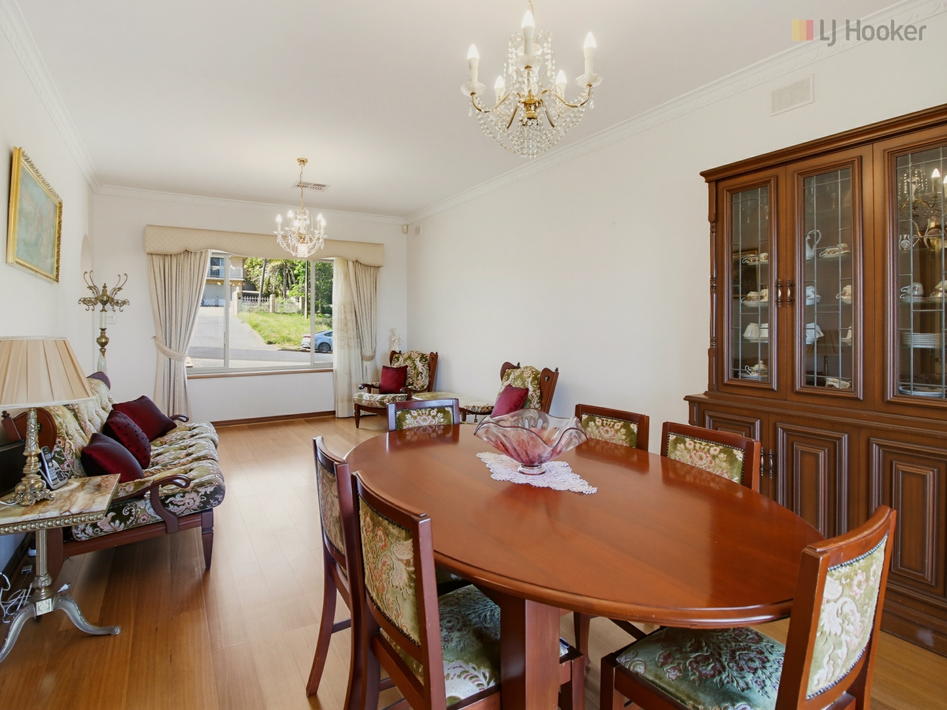 28 Barcroft Street — photo 3 of 23