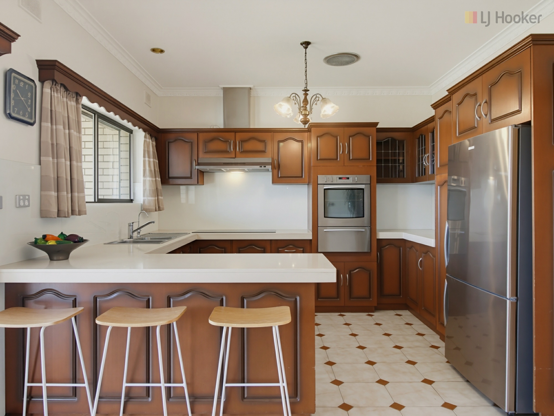 28 Barcroft Street — photo 5 of 23