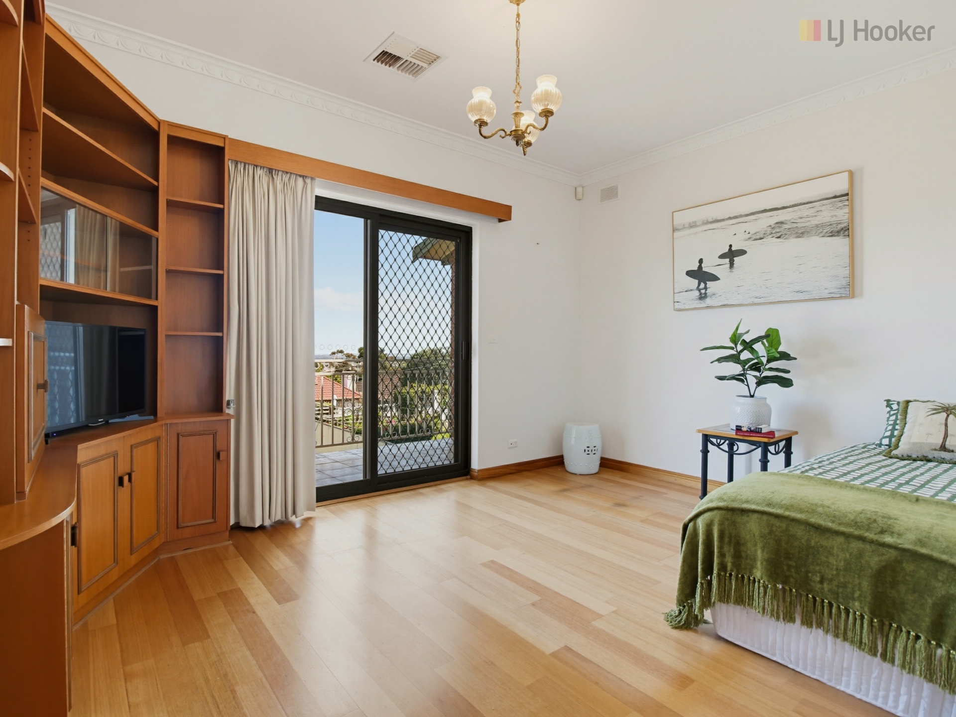 28 Barcroft Street — photo 13 of 23