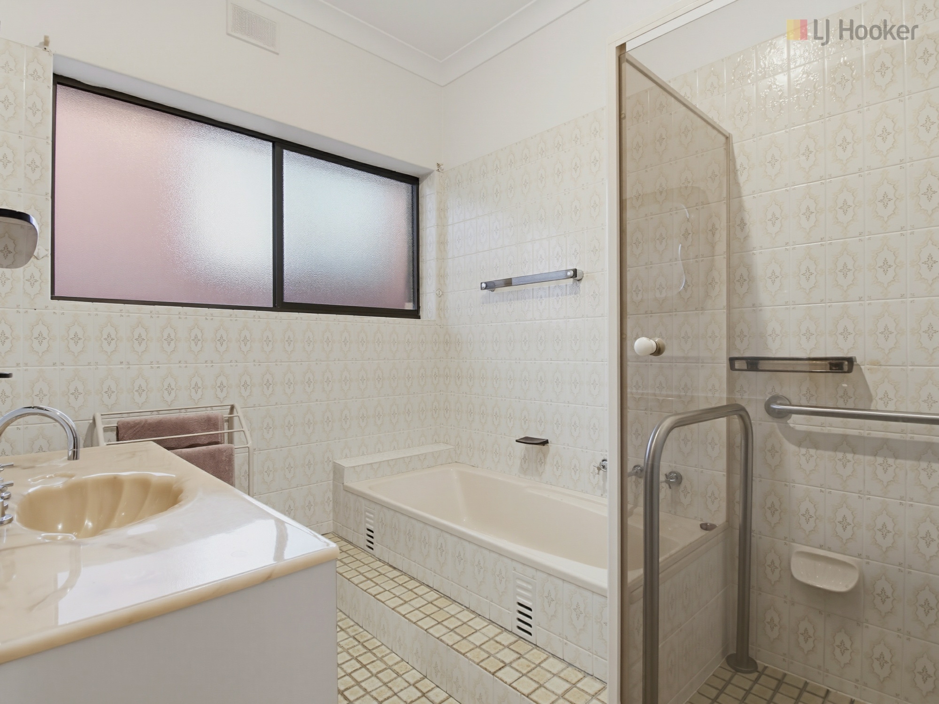28 Barcroft Street — photo 14 of 23