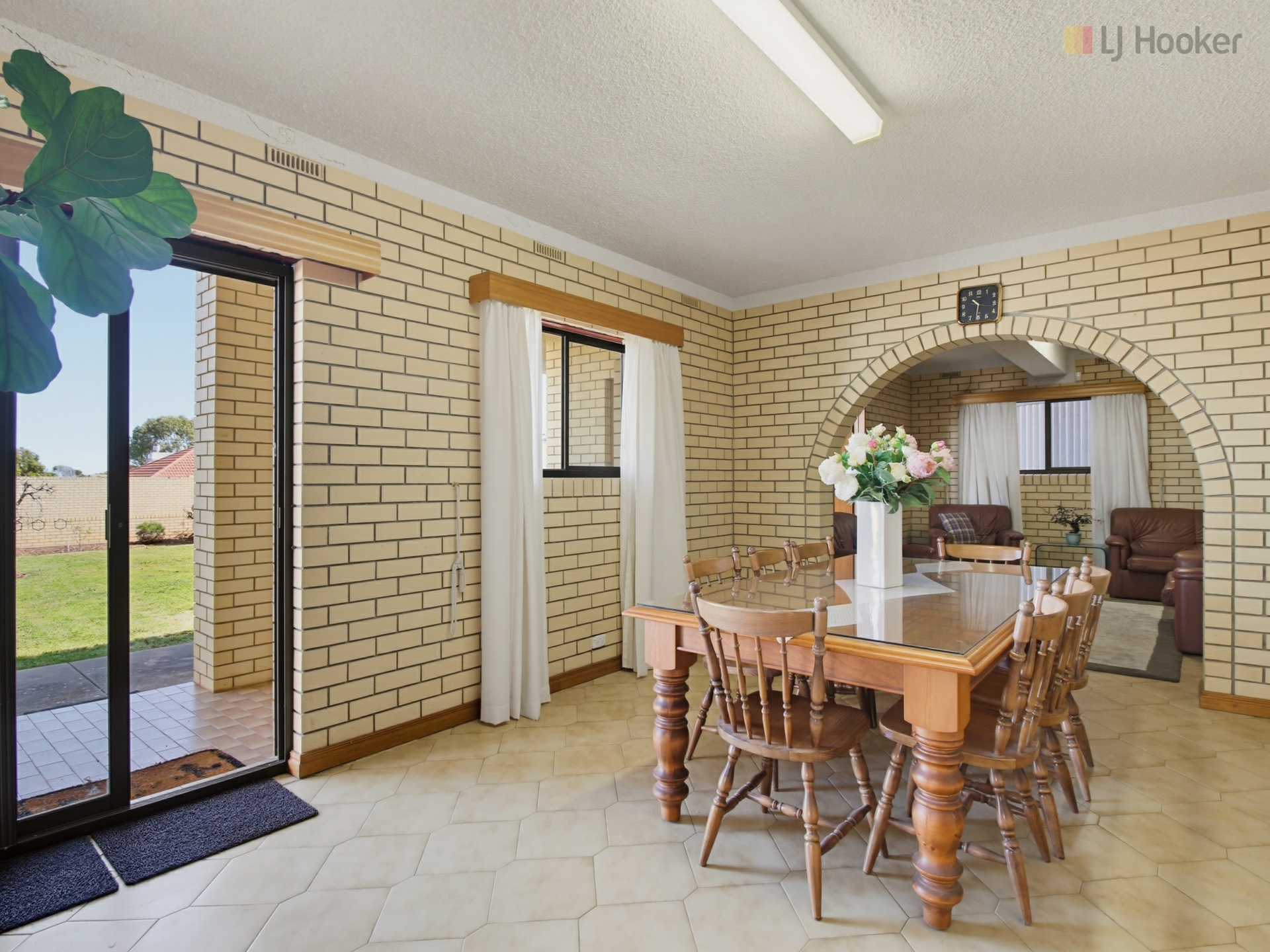 28 Barcroft Street — photo 16 of 23