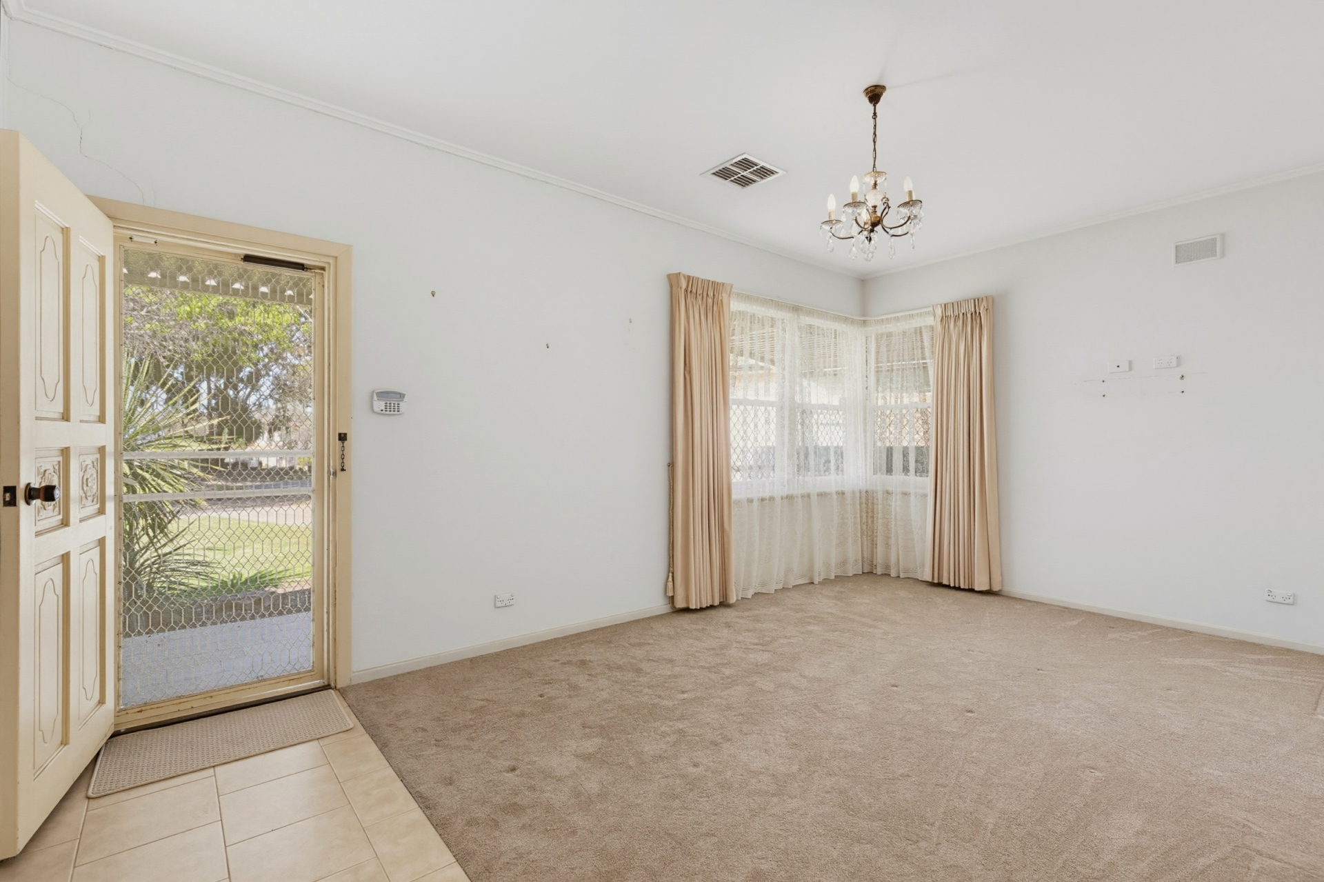 30 Vinall Street — photo 3 of 23