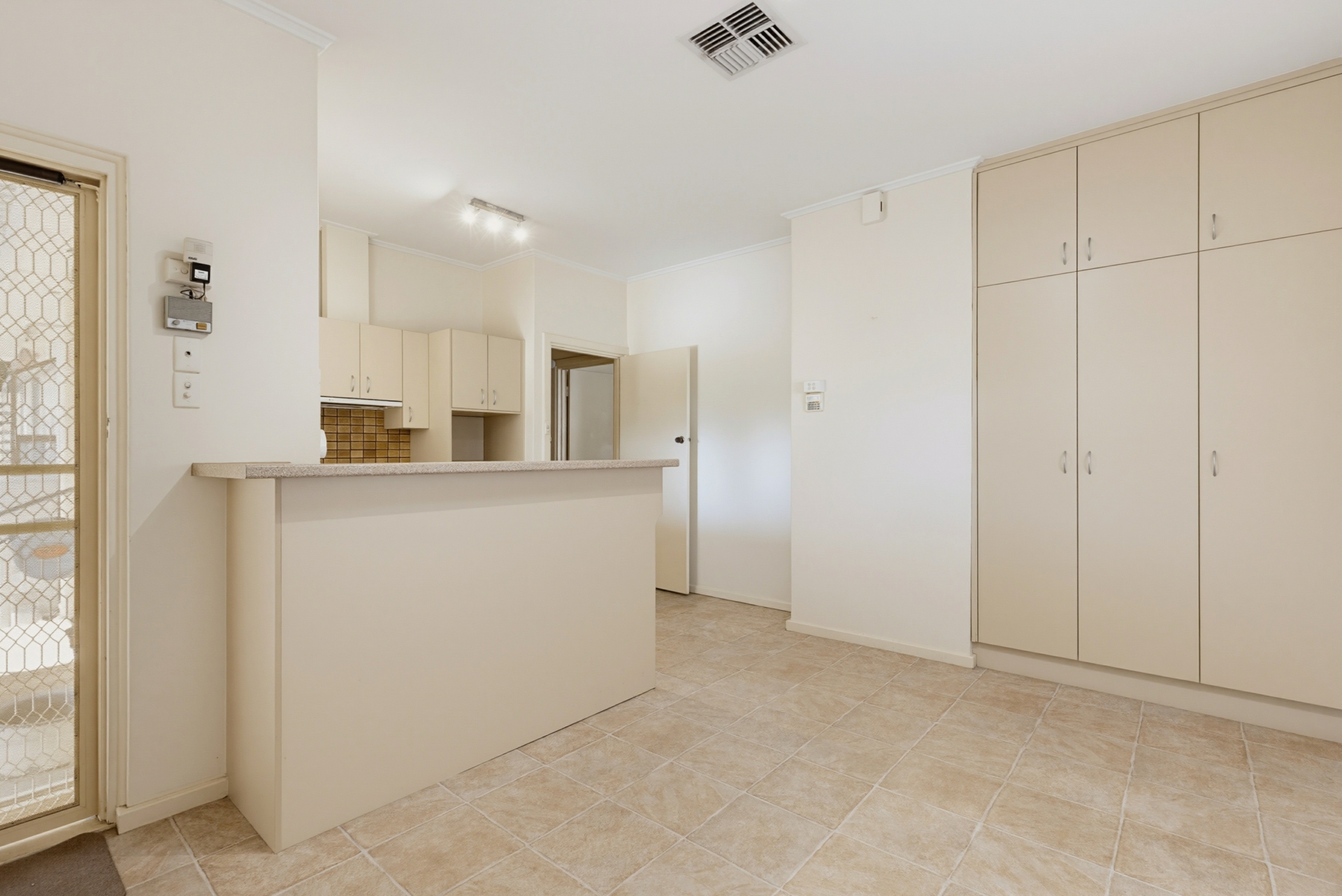 30 Vinall Street — photo 8 of 23