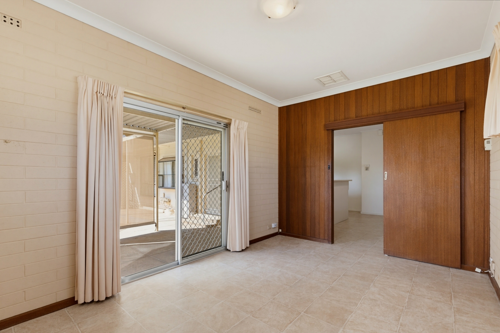30 Vinall Street — photo 10 of 23