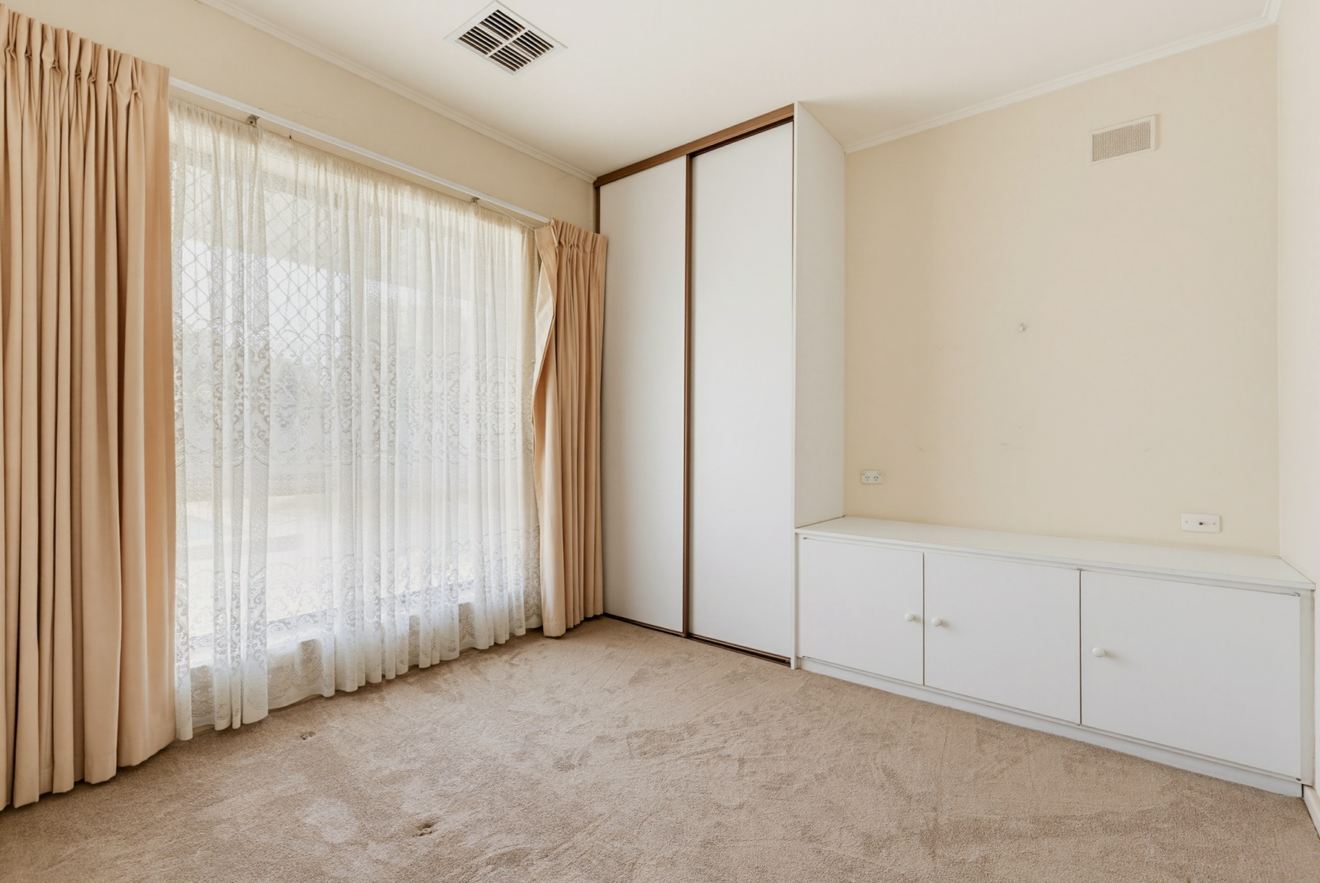 30 Vinall Street — photo 12 of 23