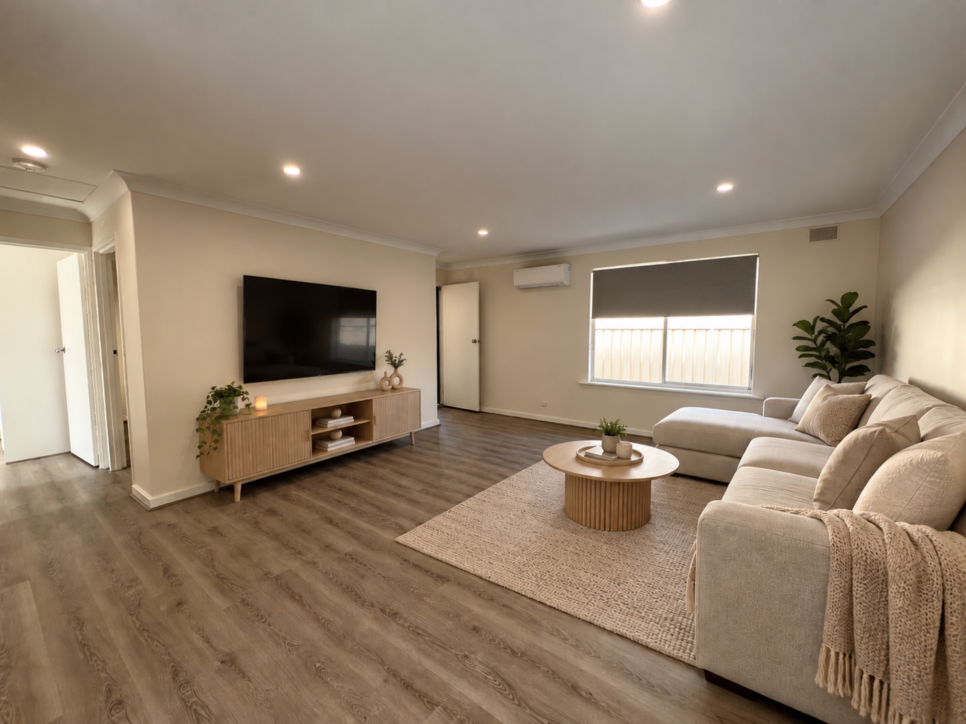 2/47 Angus Avenue — photo 2 of 10