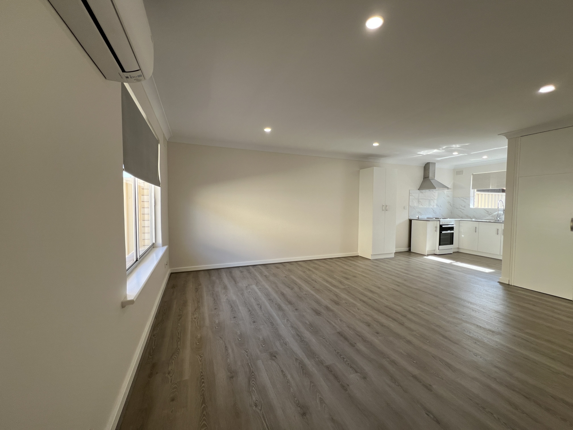 2/47 Angus Avenue — photo 9 of 10