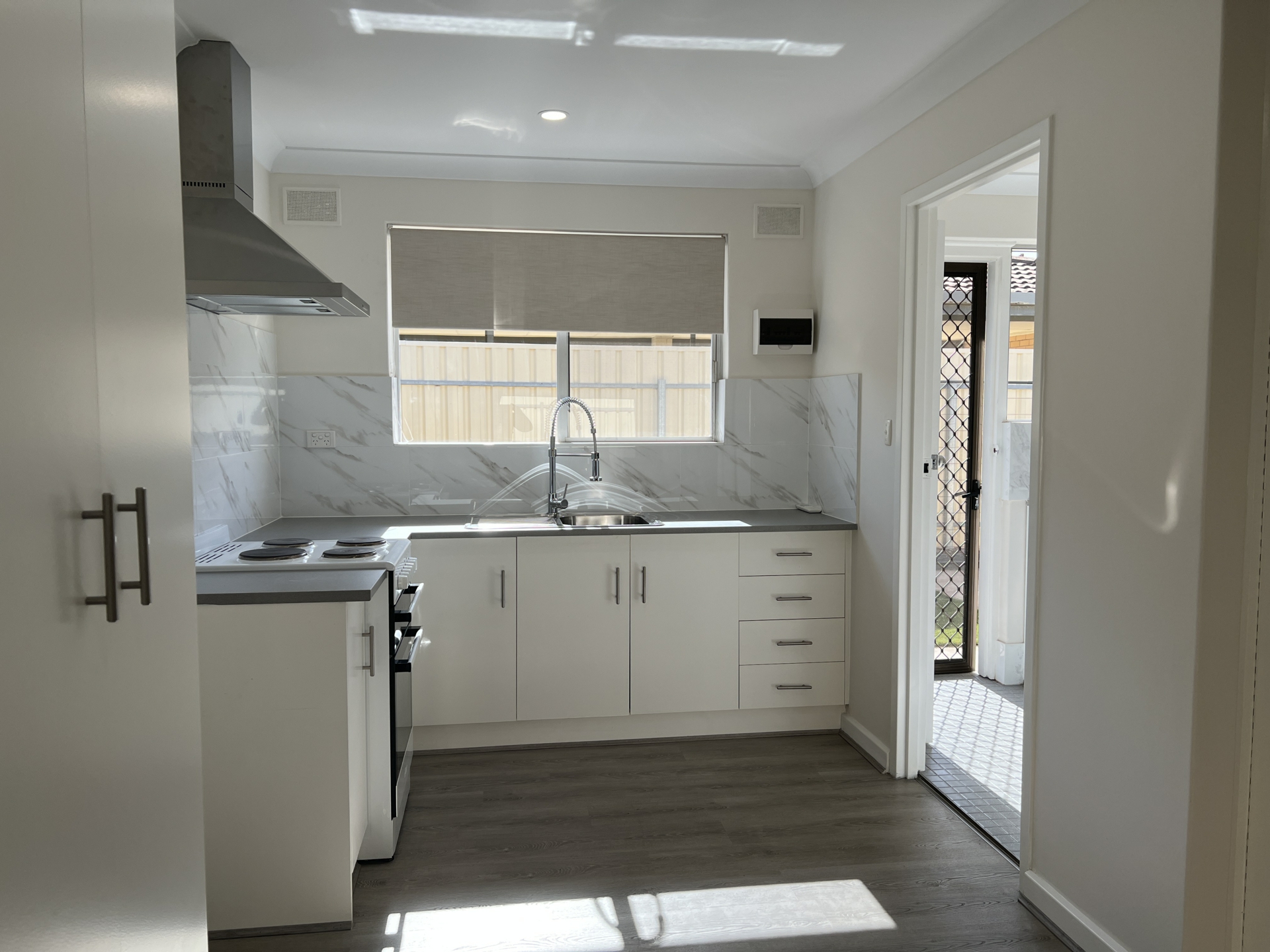 2/47 Angus Avenue — photo 10 of 10