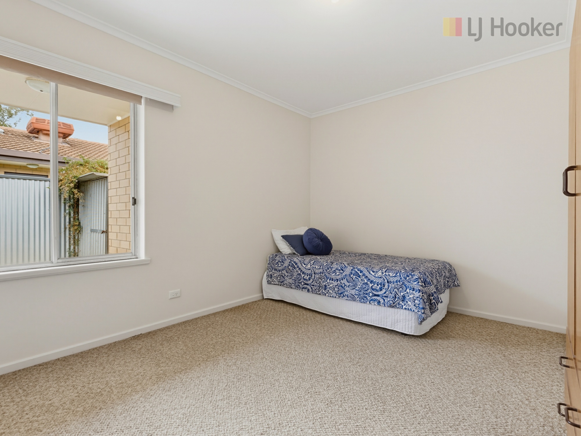 4/2 Hazel Street — photo 9 of 12