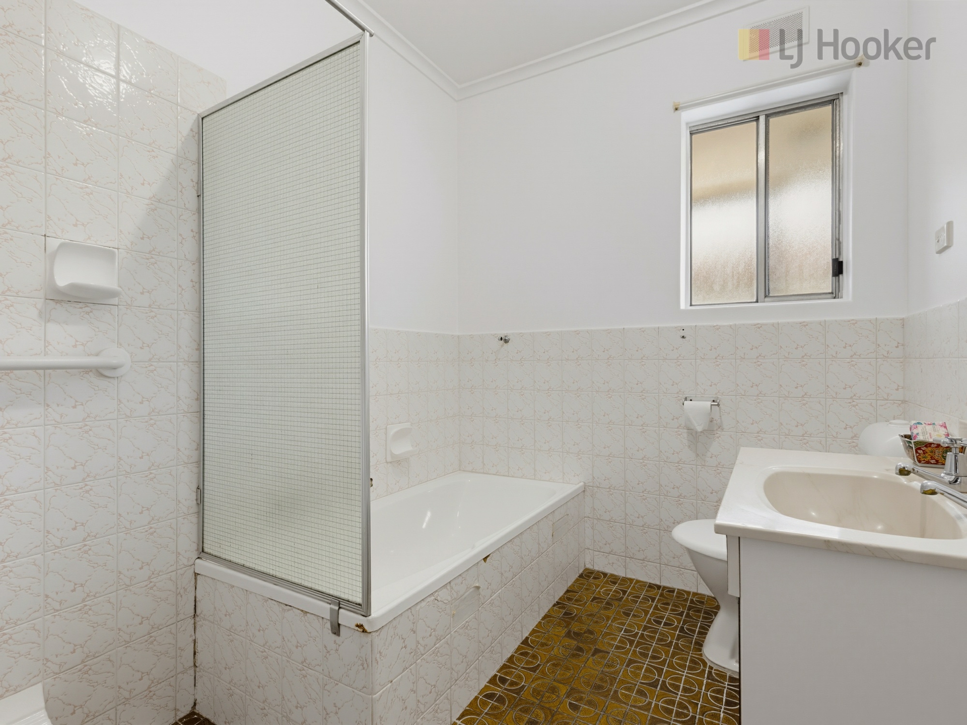 4/2 Hazel Street — photo 10 of 12