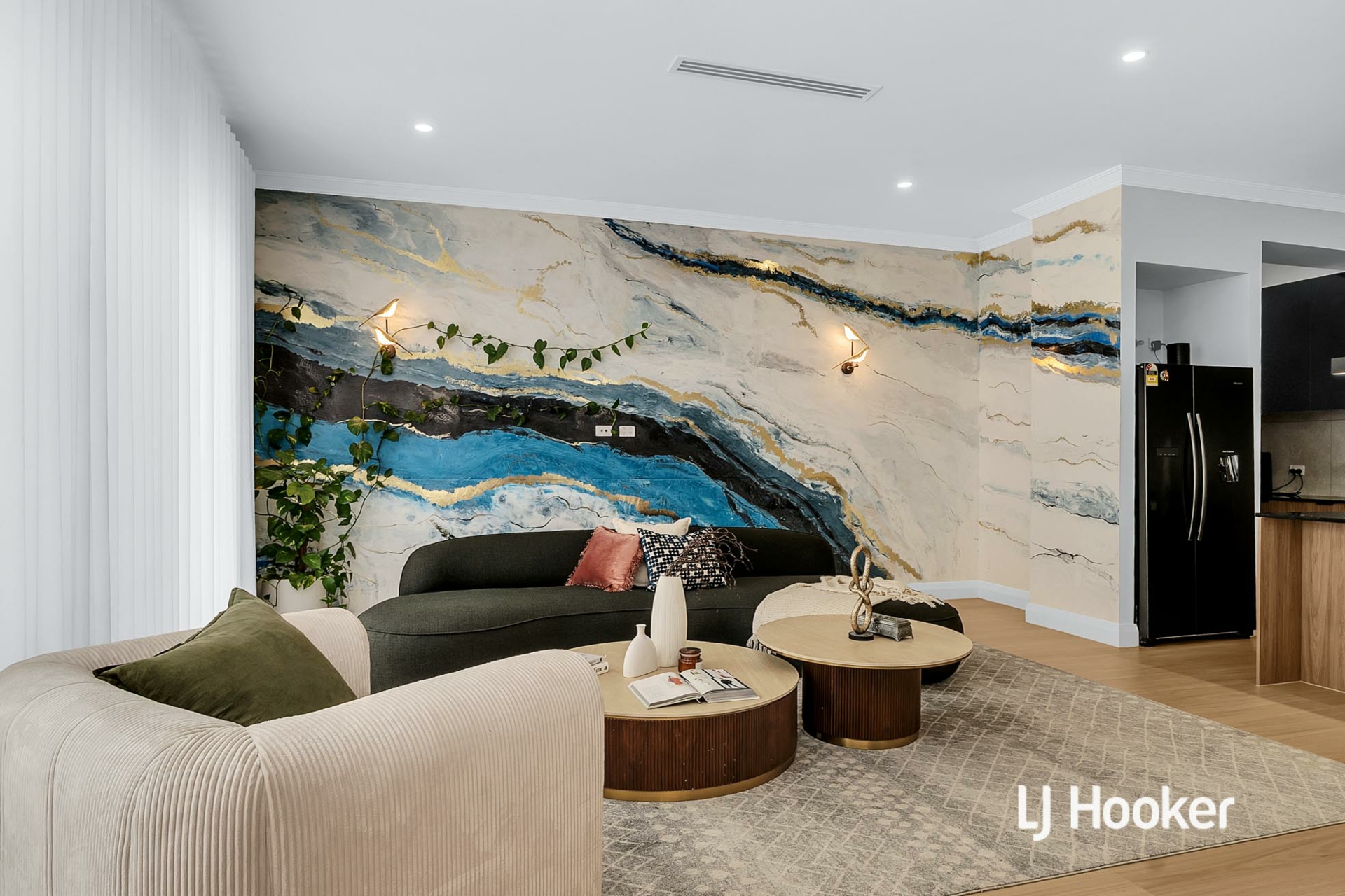 41 Hawkesbury Avenue — photo 6 of 23