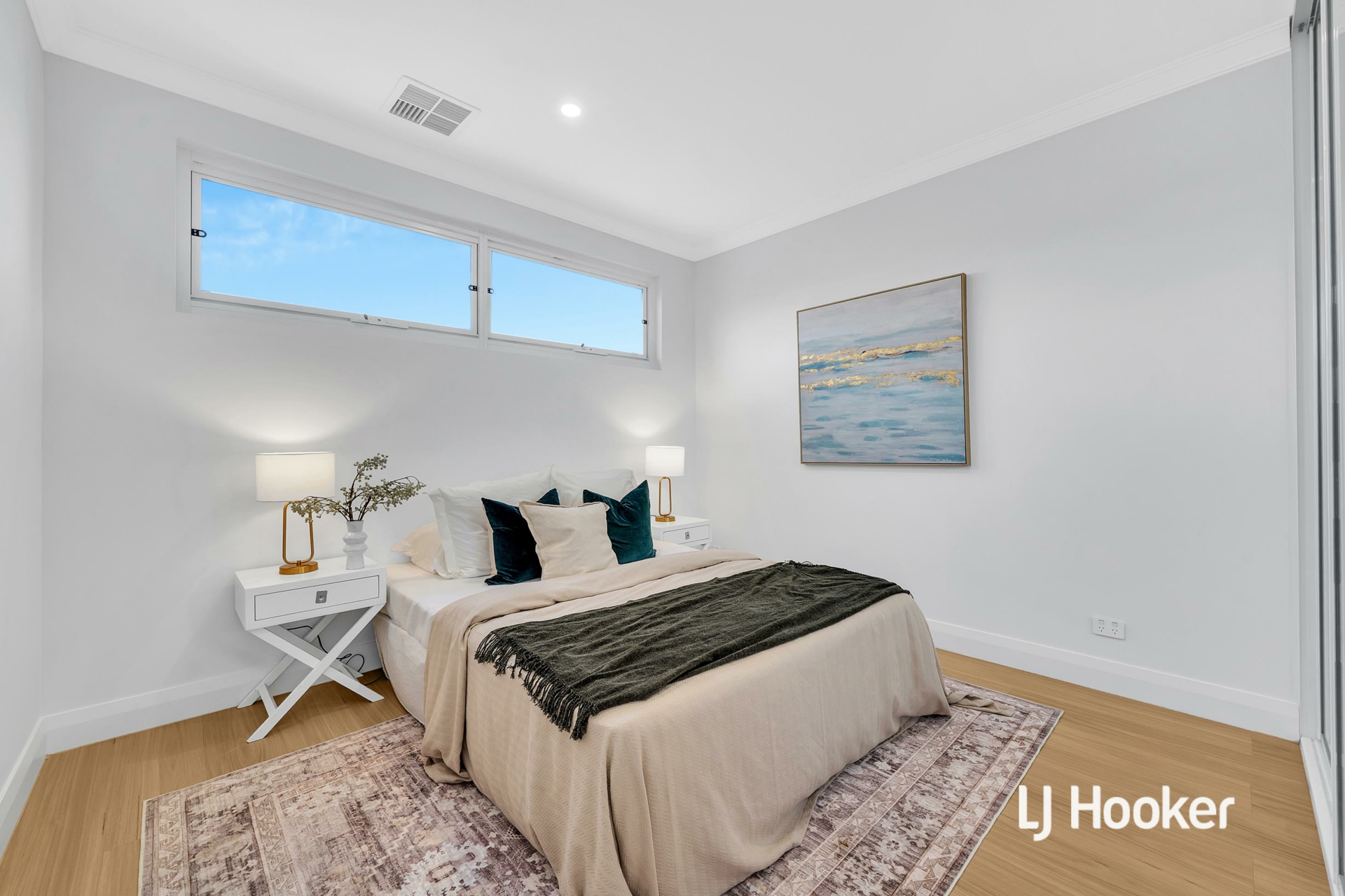 41 Hawkesbury Avenue — photo 13 of 23