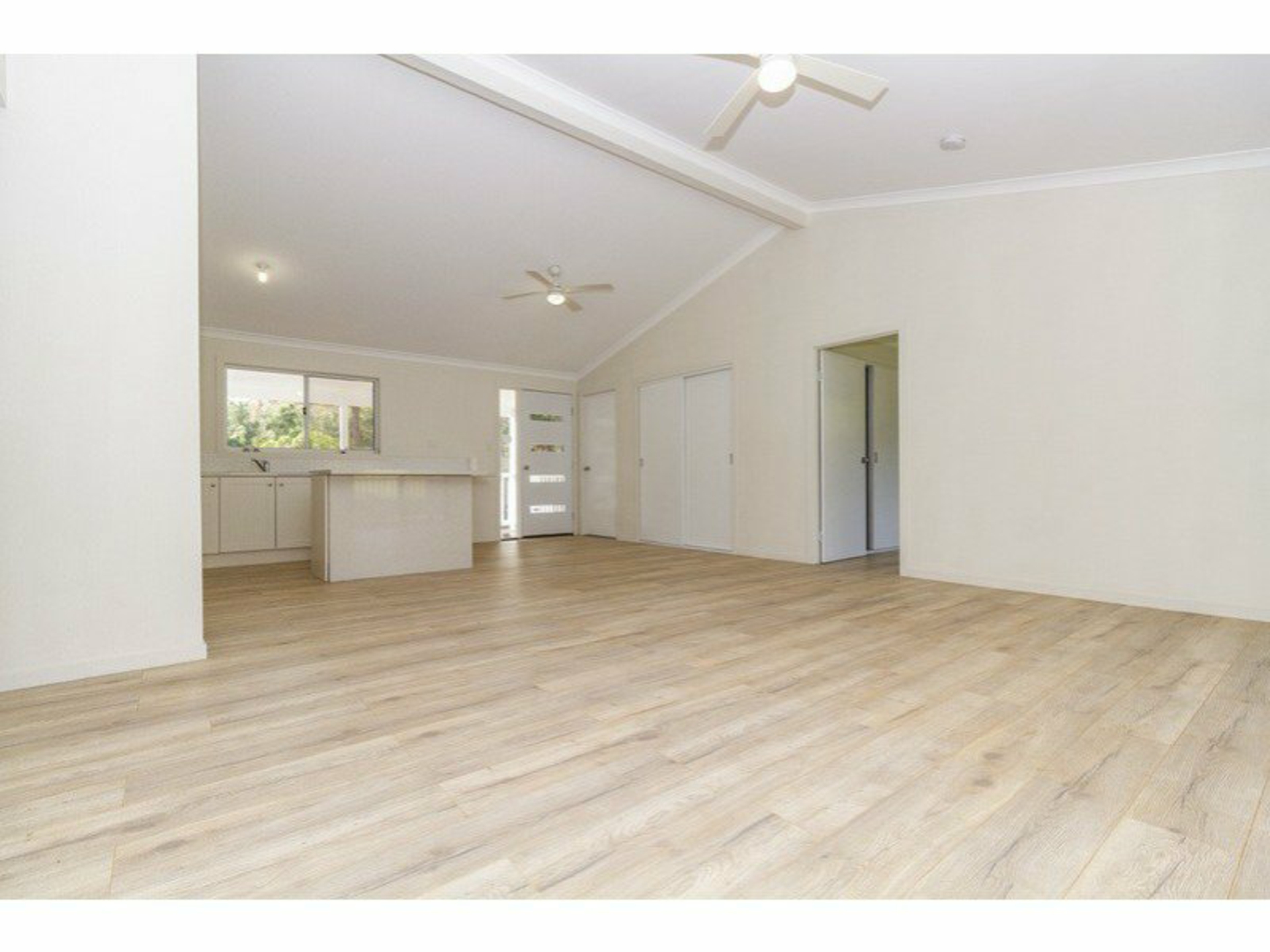 32 Cavendish Street, RUSSELL ISLAND