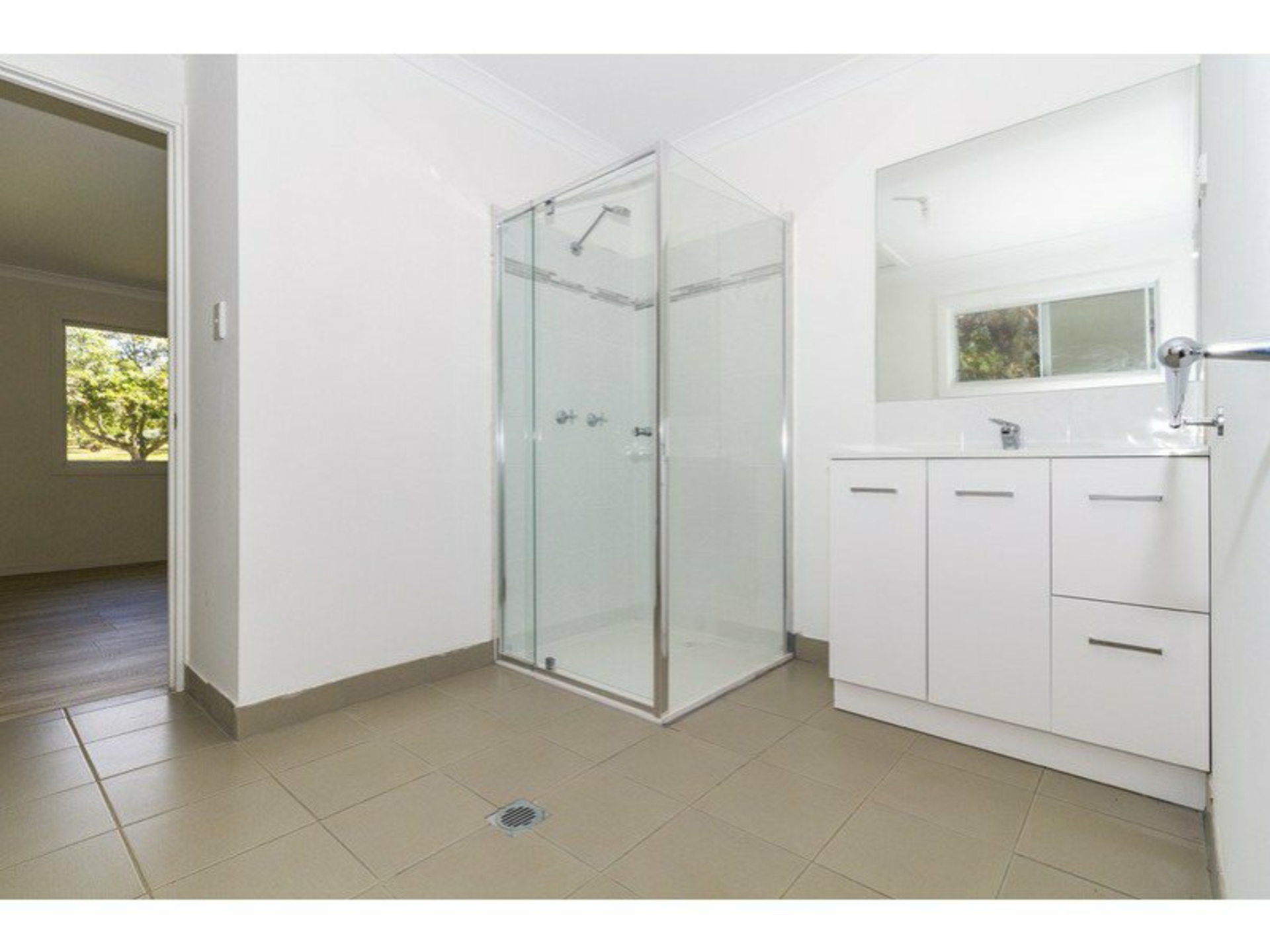 32 Cavendish Street, RUSSELL ISLAND