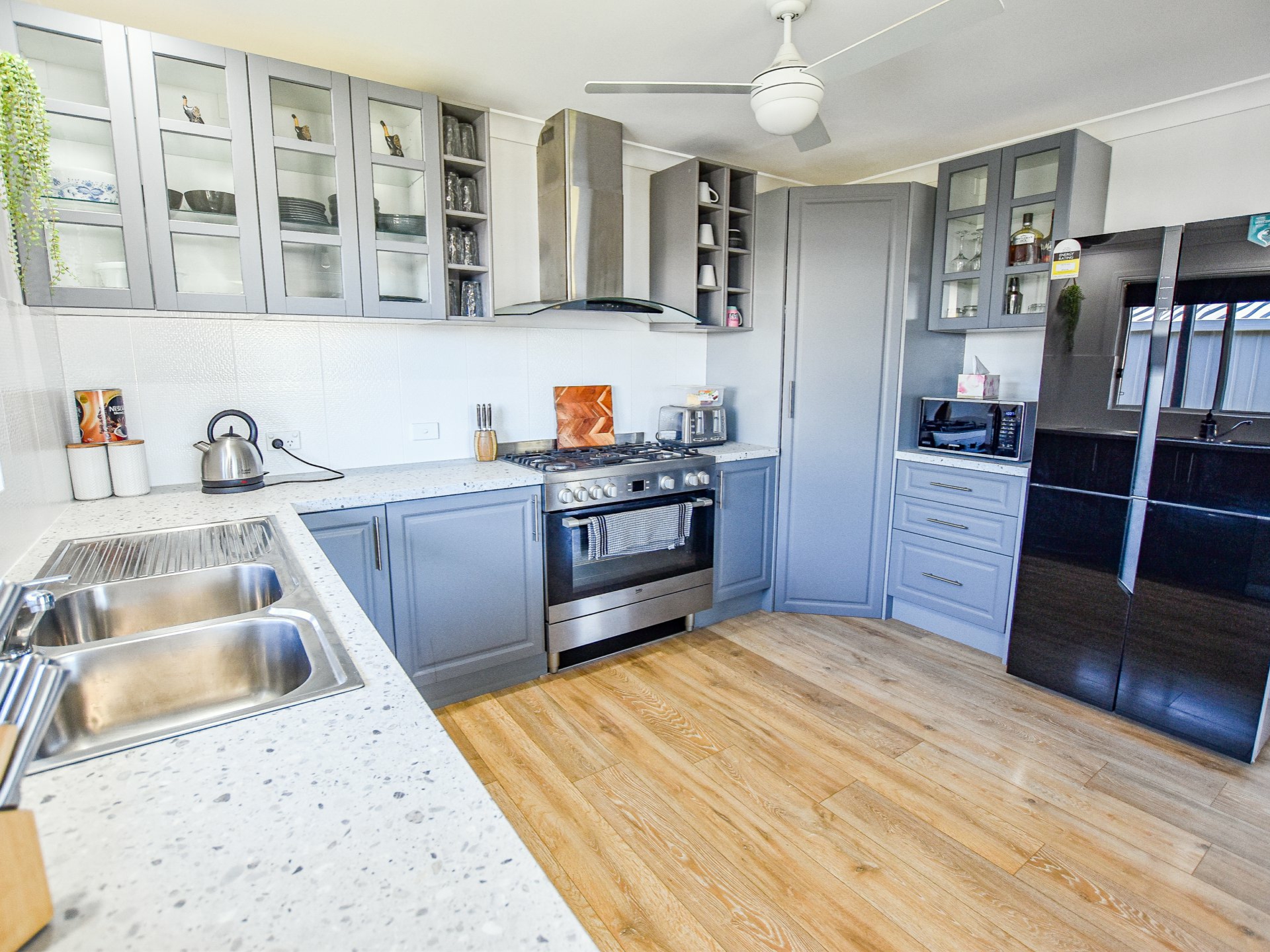 27-29 Tenanne Street, RUSSELL ISLAND