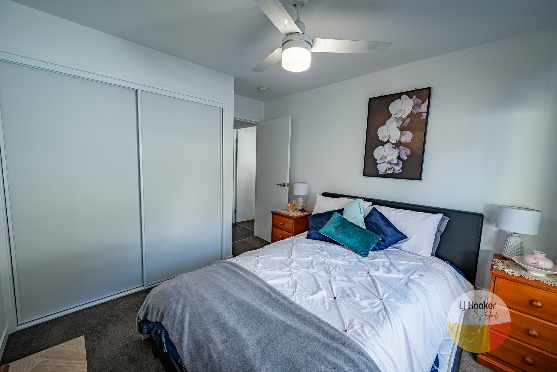 5-7 Meadstone Street, RUSSELL ISLAND
