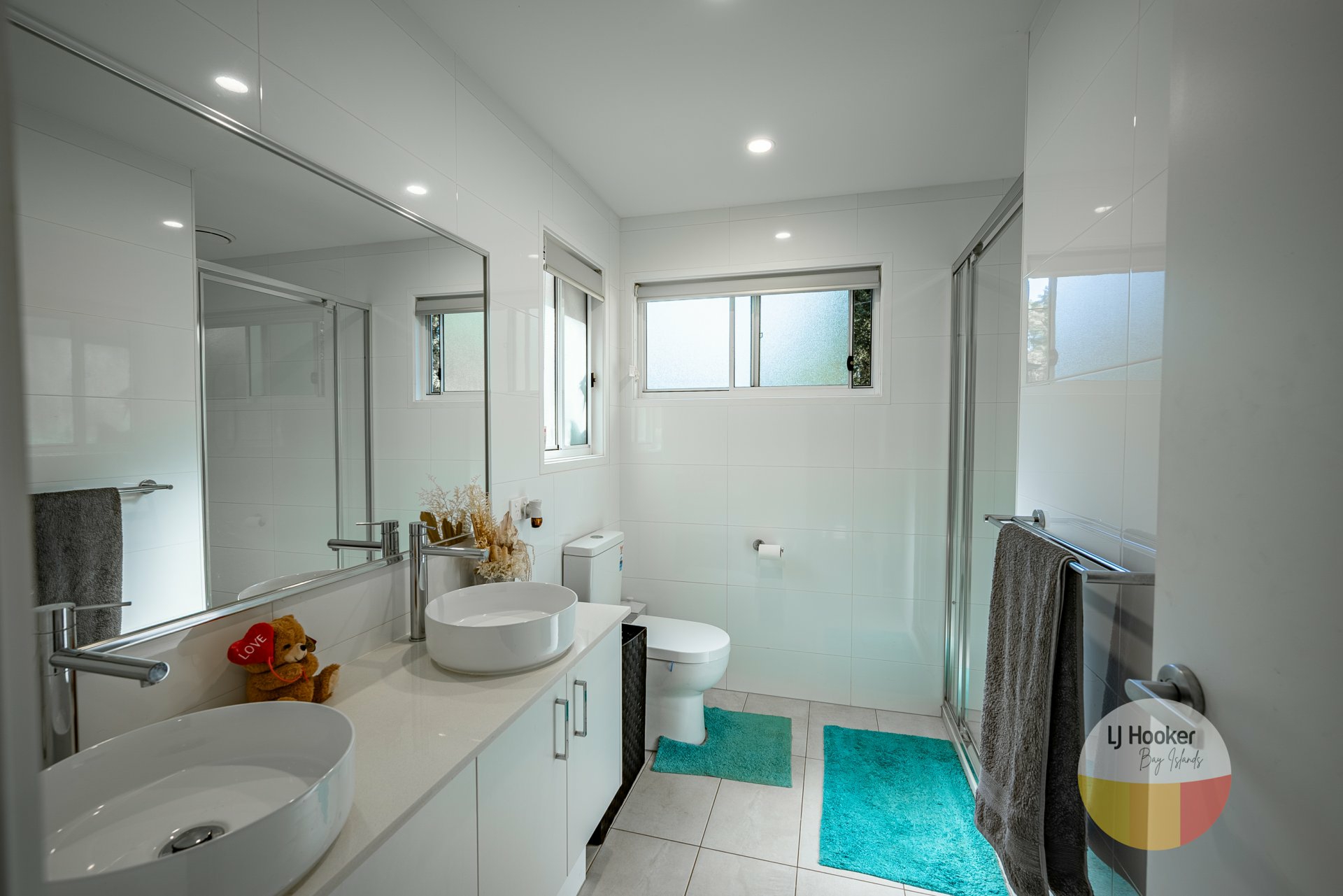 5-7 Meadstone Street, RUSSELL ISLAND
