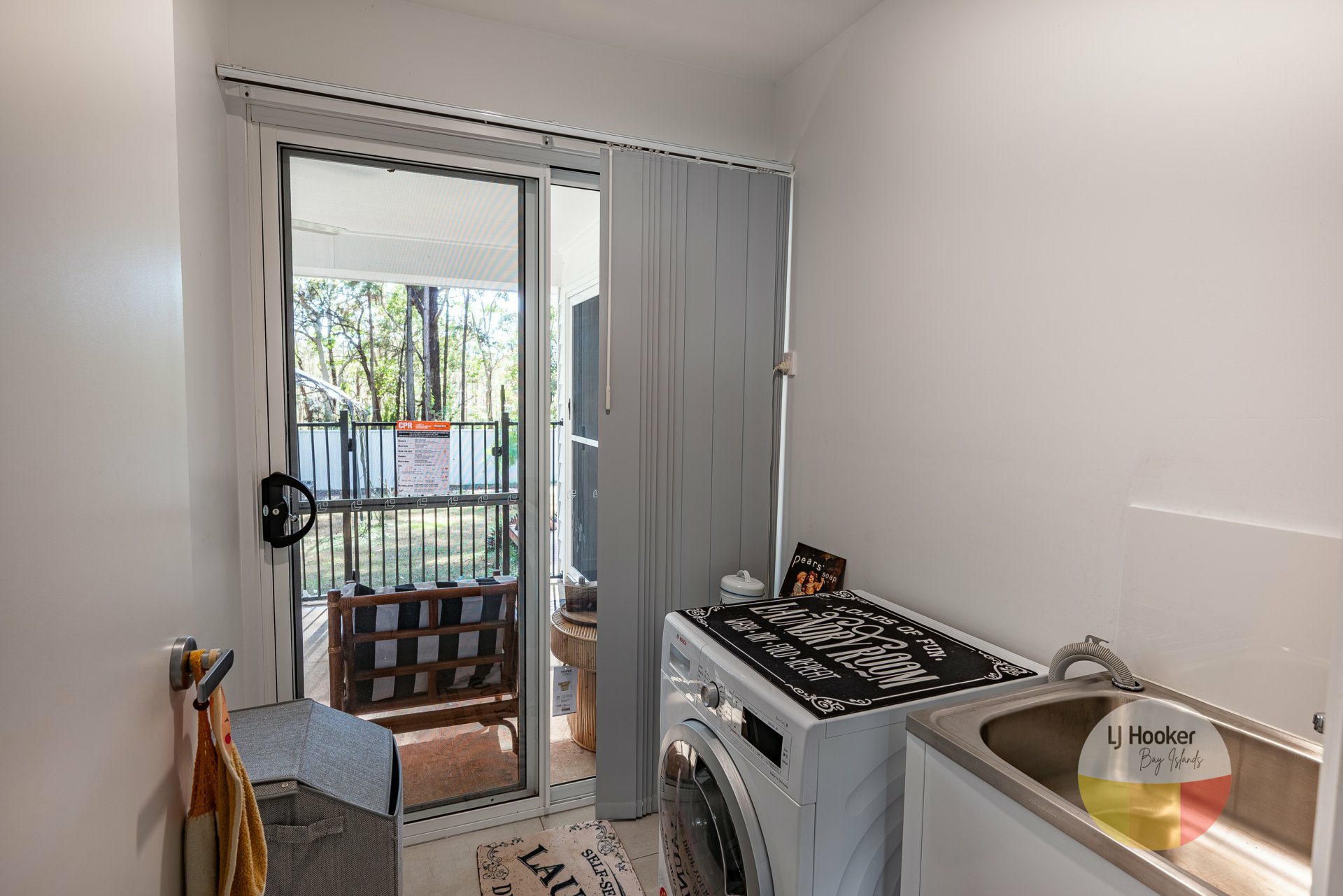 5-7 Meadstone Street, RUSSELL ISLAND