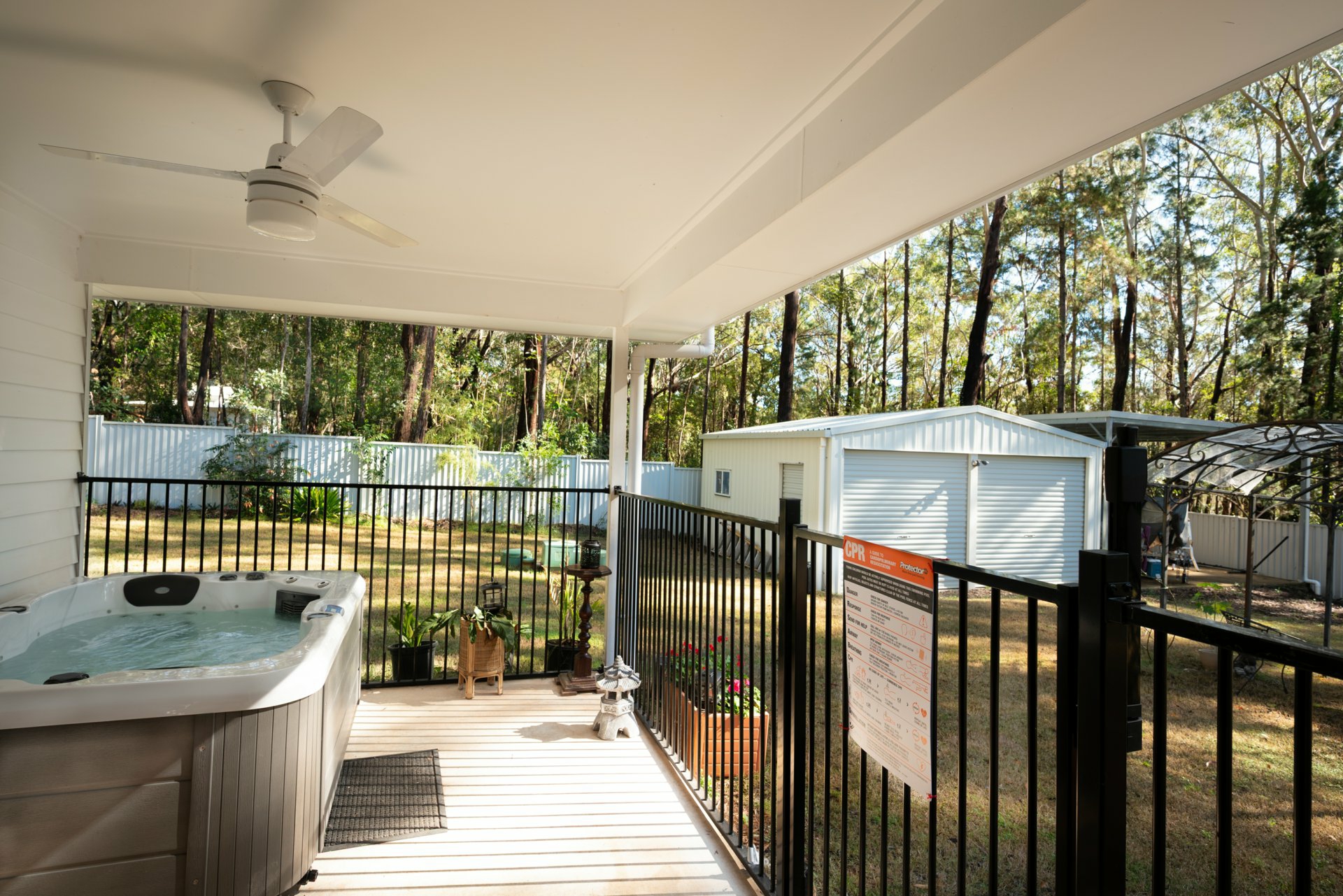 5-7 Meadstone Street, RUSSELL ISLAND